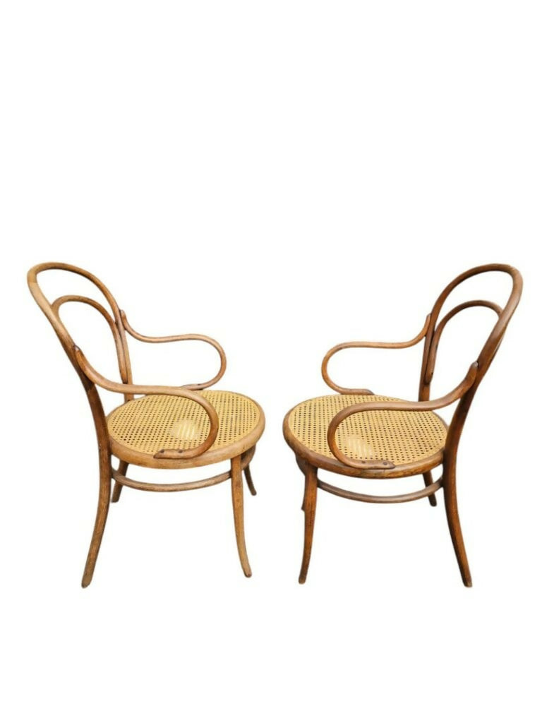 Par de Poltronas / Cadeiras com Braço Thonet com palhinha