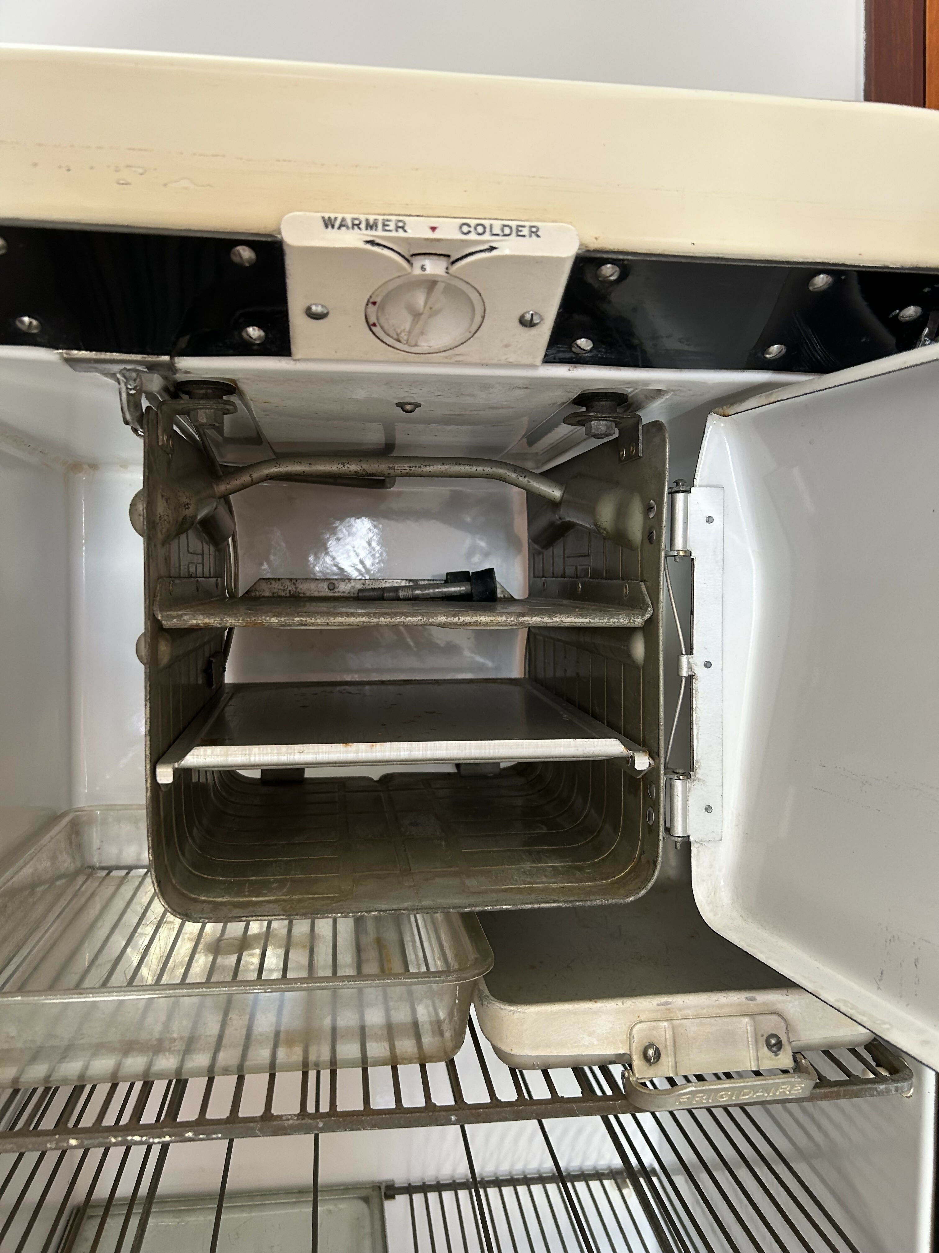 Geladeira Frigidaire (fabricação 1940/1950). Excelente estado de conservação