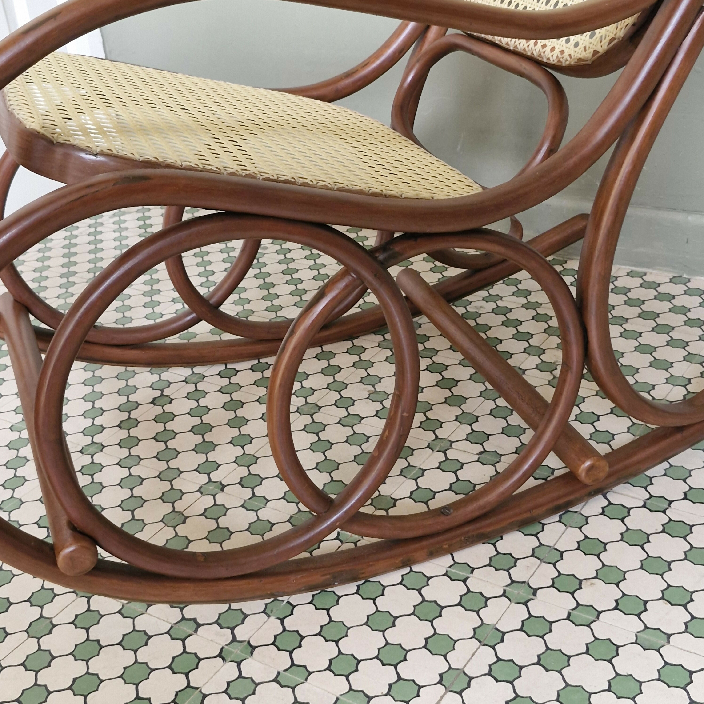 Cadeira de Balanço Thonart