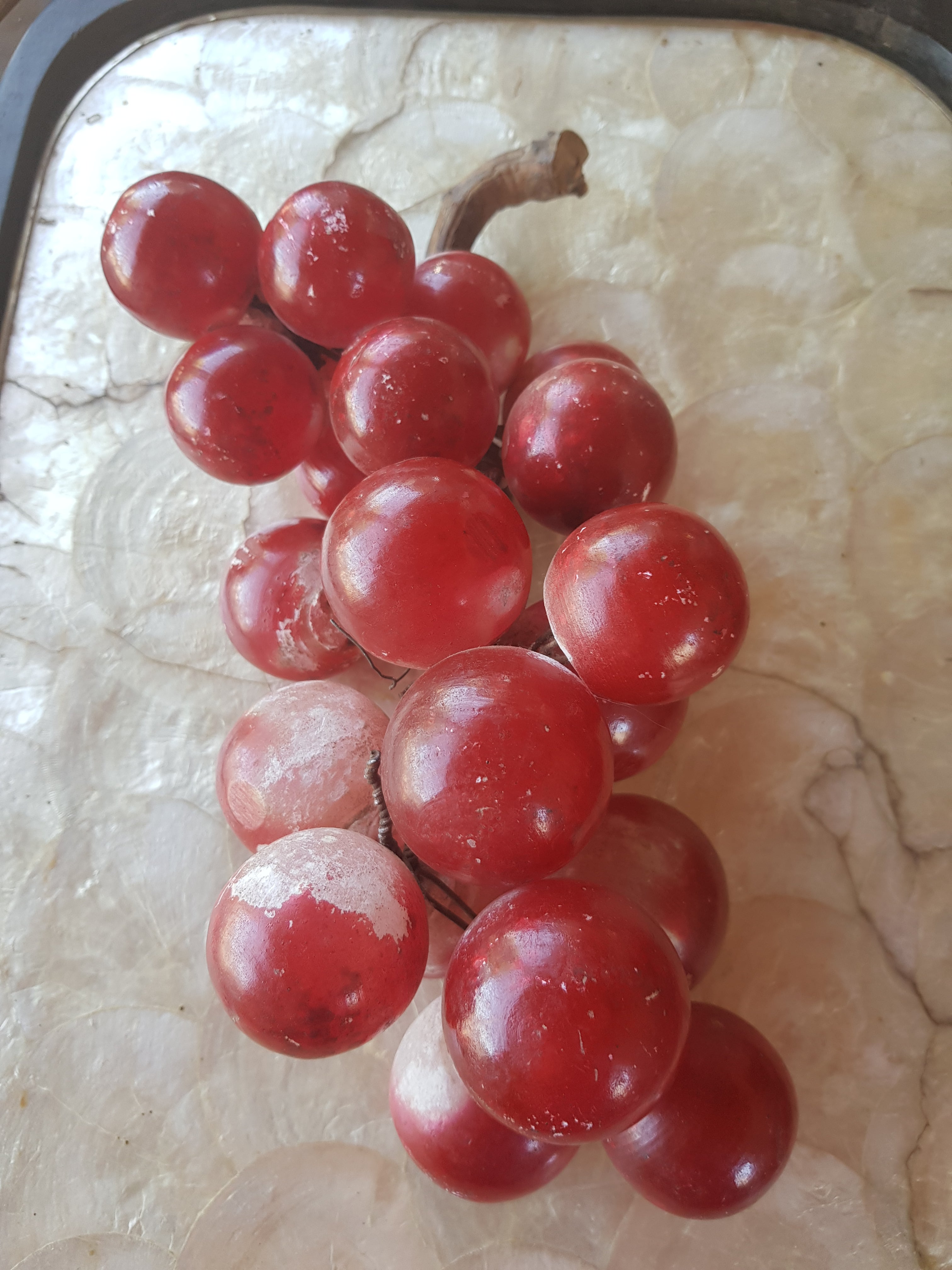 Cacho de uvas vintage em pedra natural Alabastro italiano 