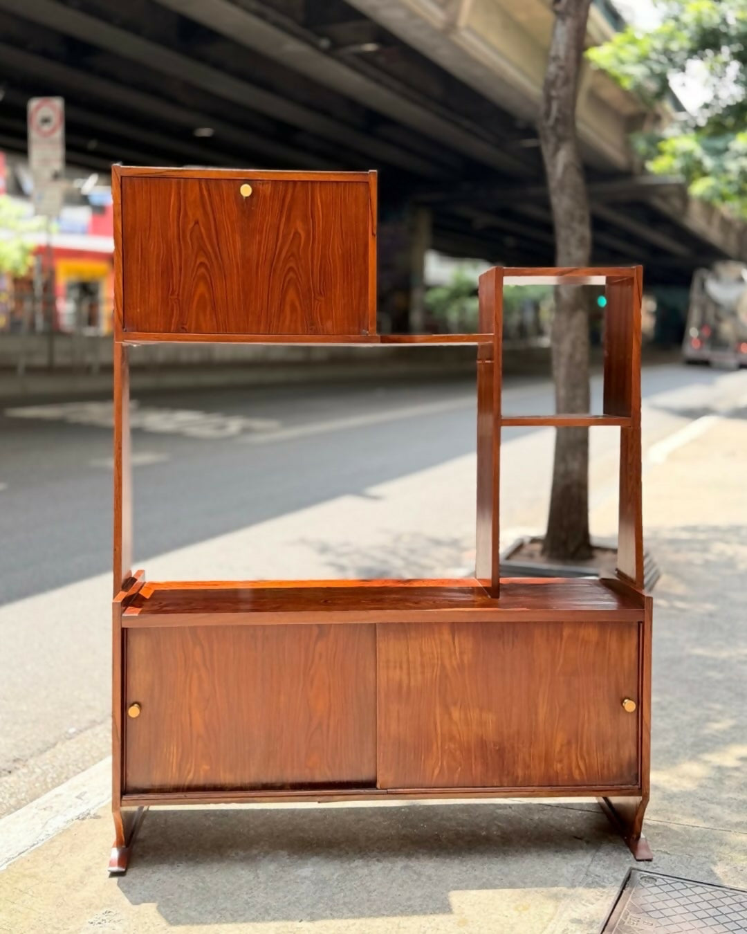 Estante anos 60 em Caviúna