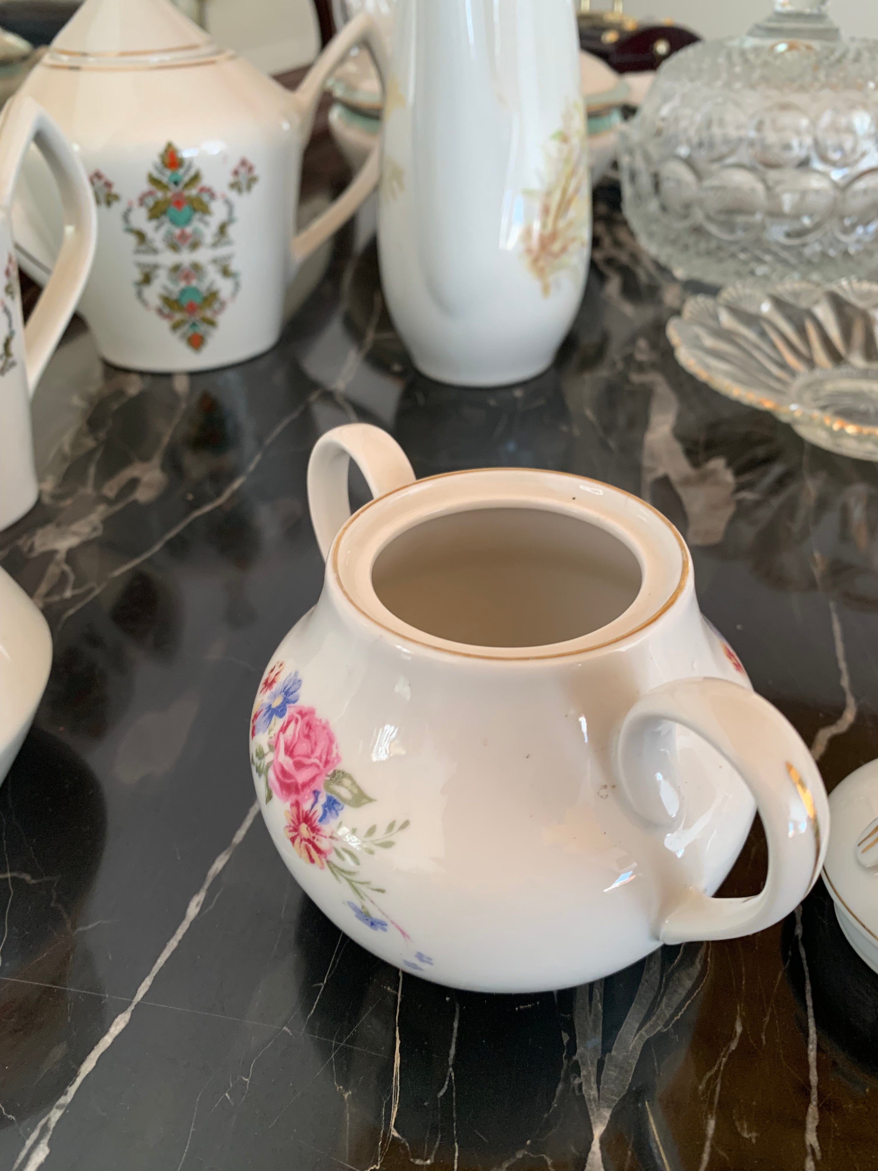 Lindo e antigo açucareiro de porcelana Mauá