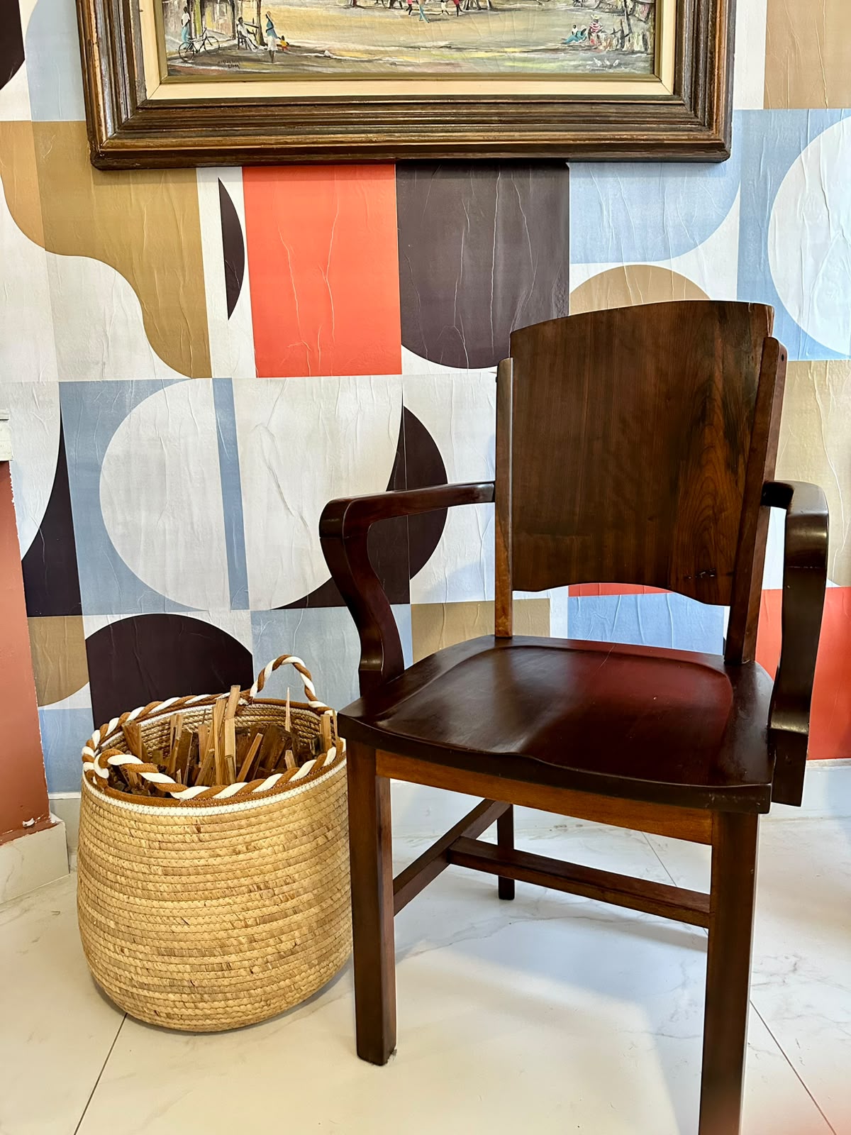 Cadeira Vintage em Madeira Maciça – Design Modernista Brasileiro