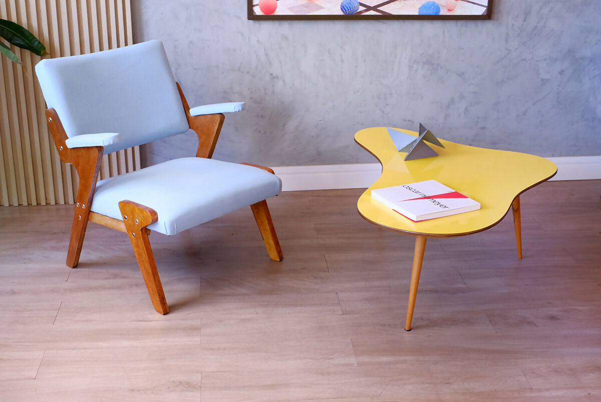 Mesinha de centro contemporânea - design gota pés palito