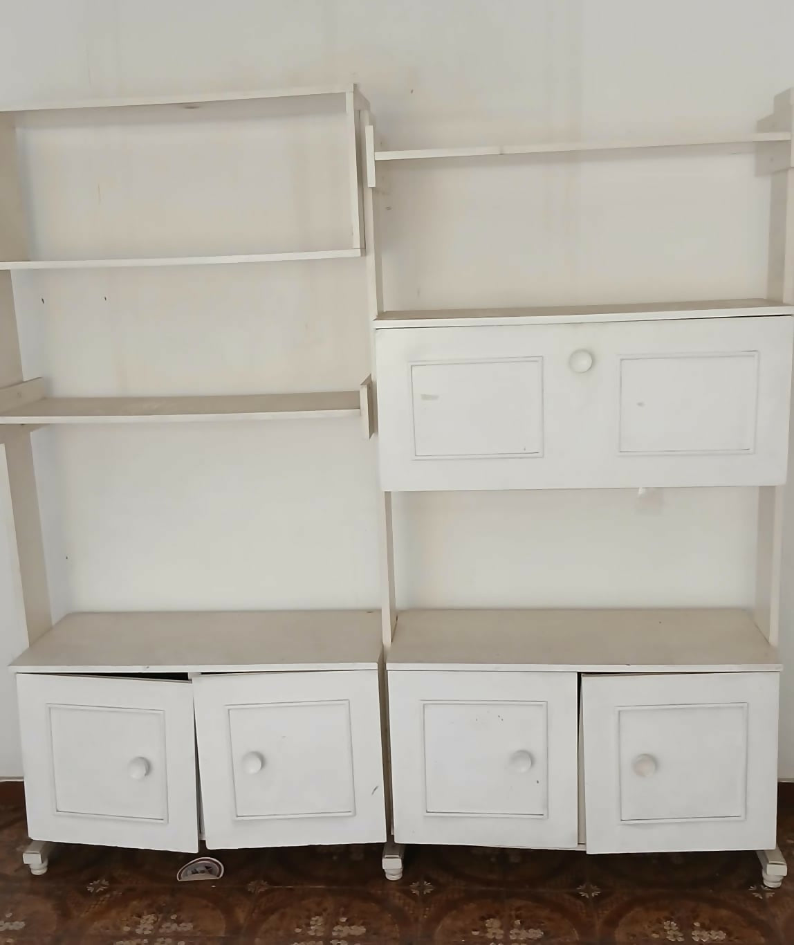 Estante de madeira vintage