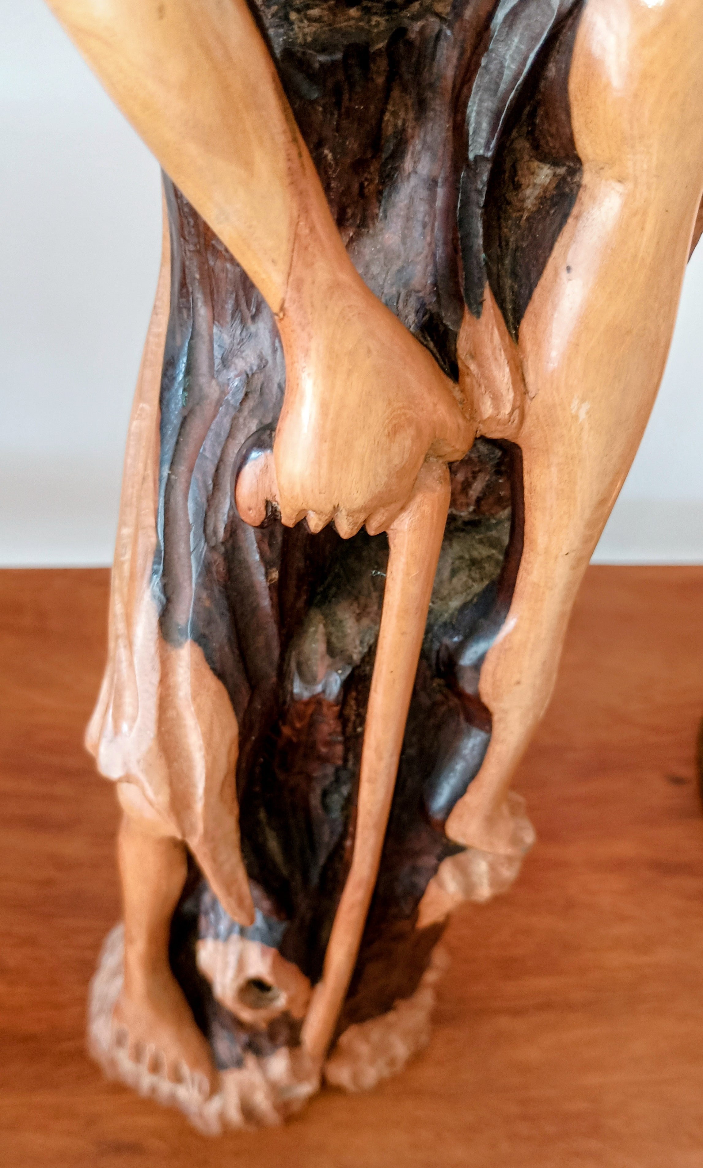 ESCULTURA EM MADEIRA DE LEI GONÇALO ALVES