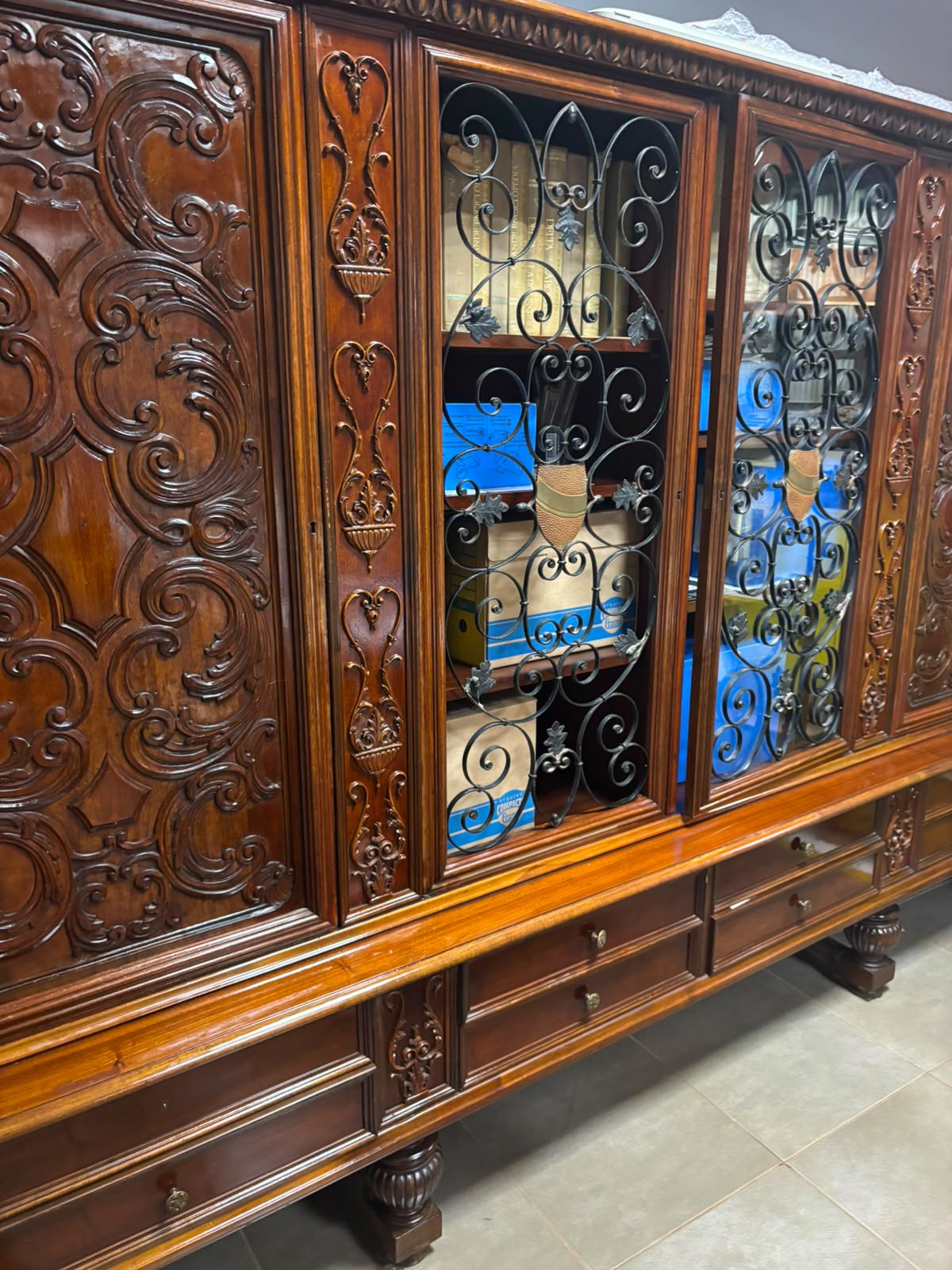 ESTANTE PEÇA DE ANTIQUÁRIO – IMPORTADA DA ITÁLIA
