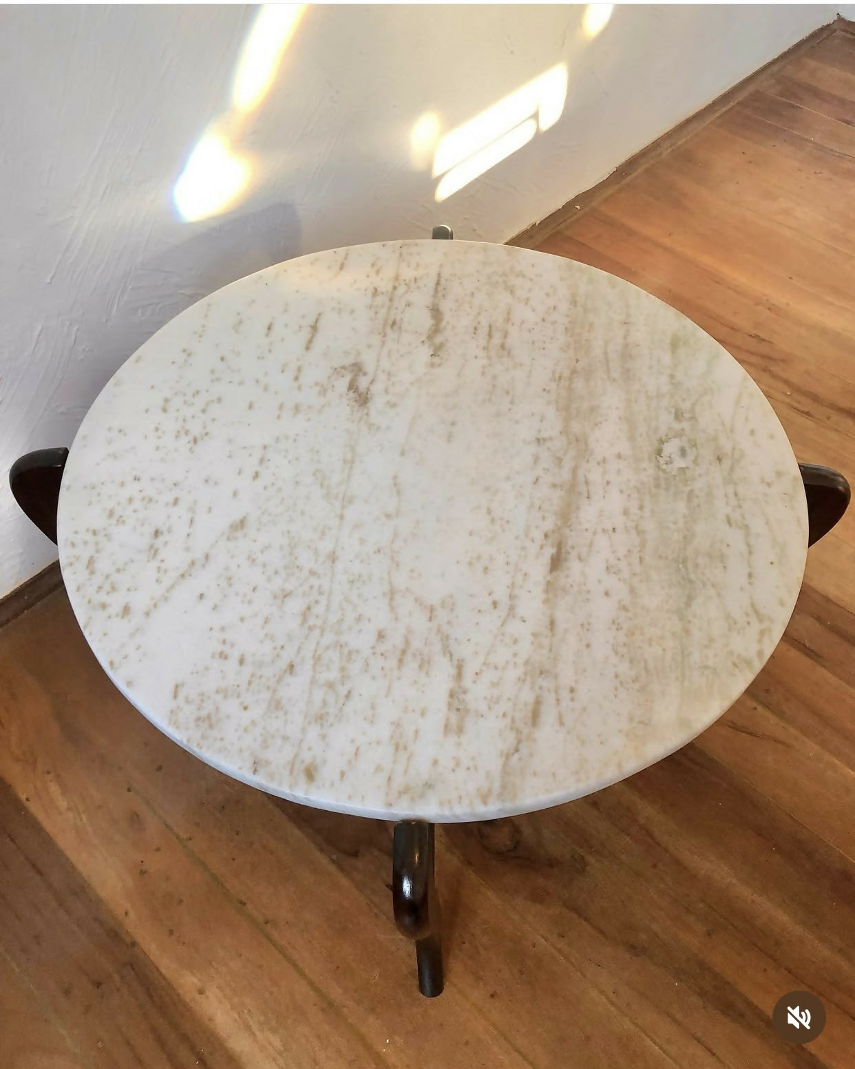 Mesa de centro “Maracanã” atribuída ao designer Giuseppe Scapinelli em madeira e mármore
