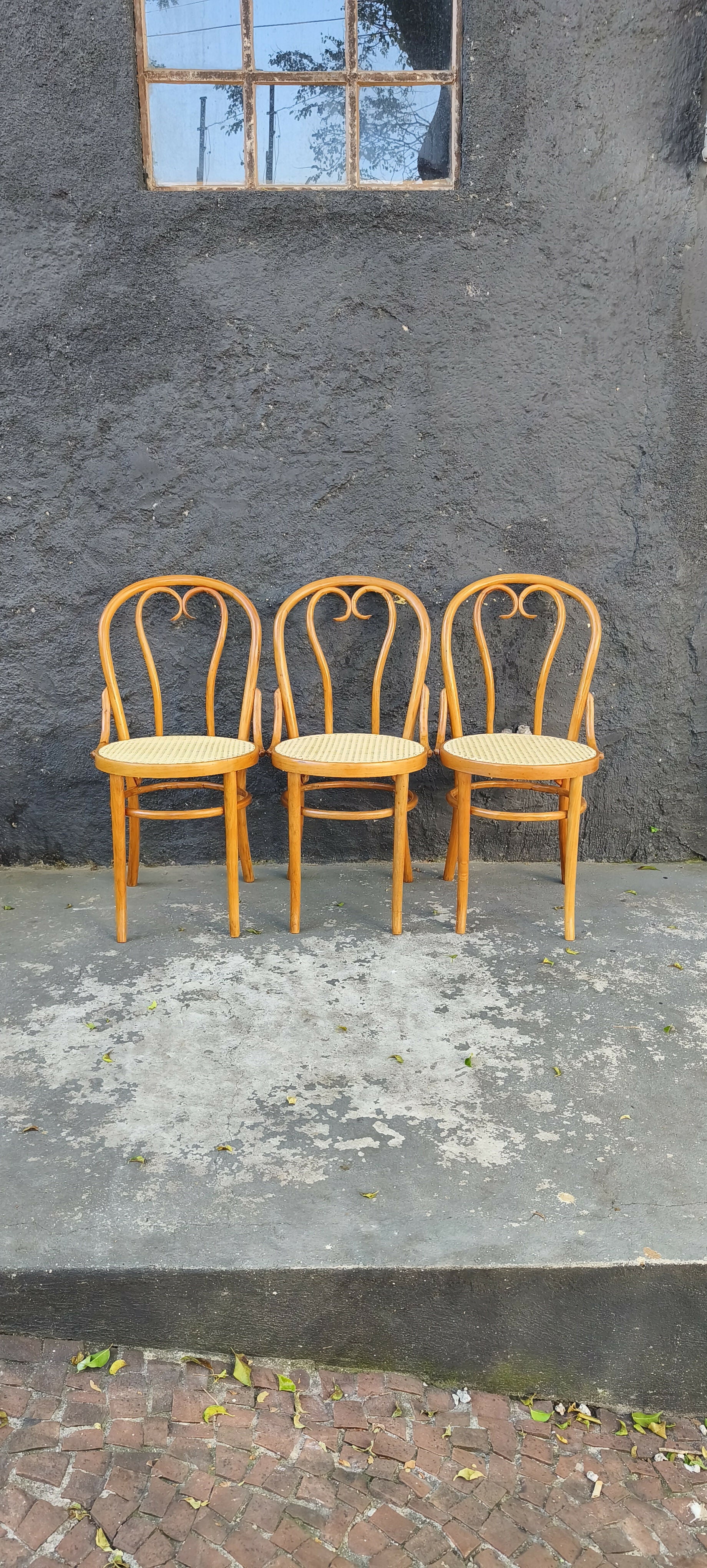 3 Cadeiras Thonart com palhinha (valor unitário)