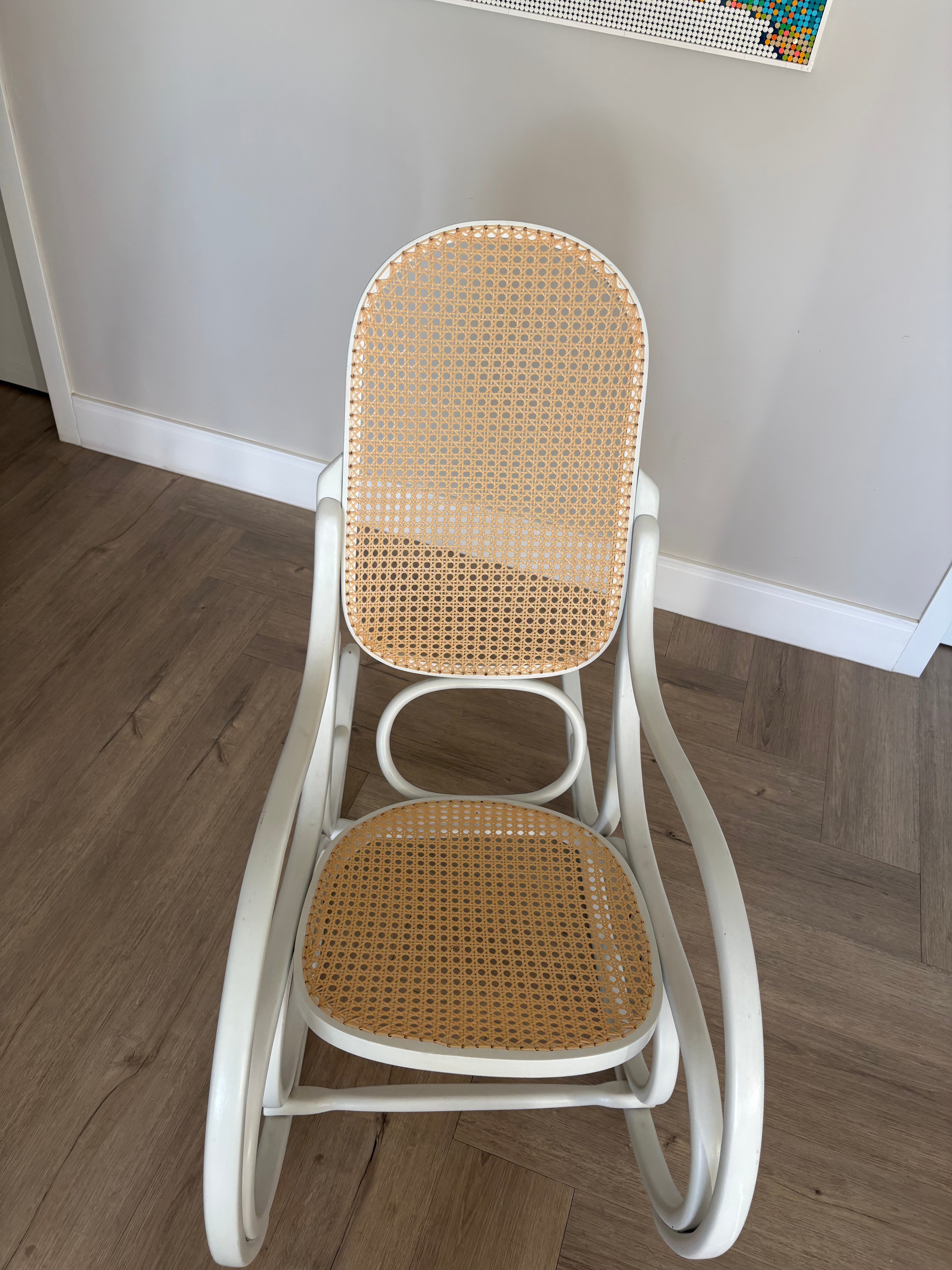 Cadeira Balanço Thonet - Original  - recondicionada - pintada de branco e palha trocada