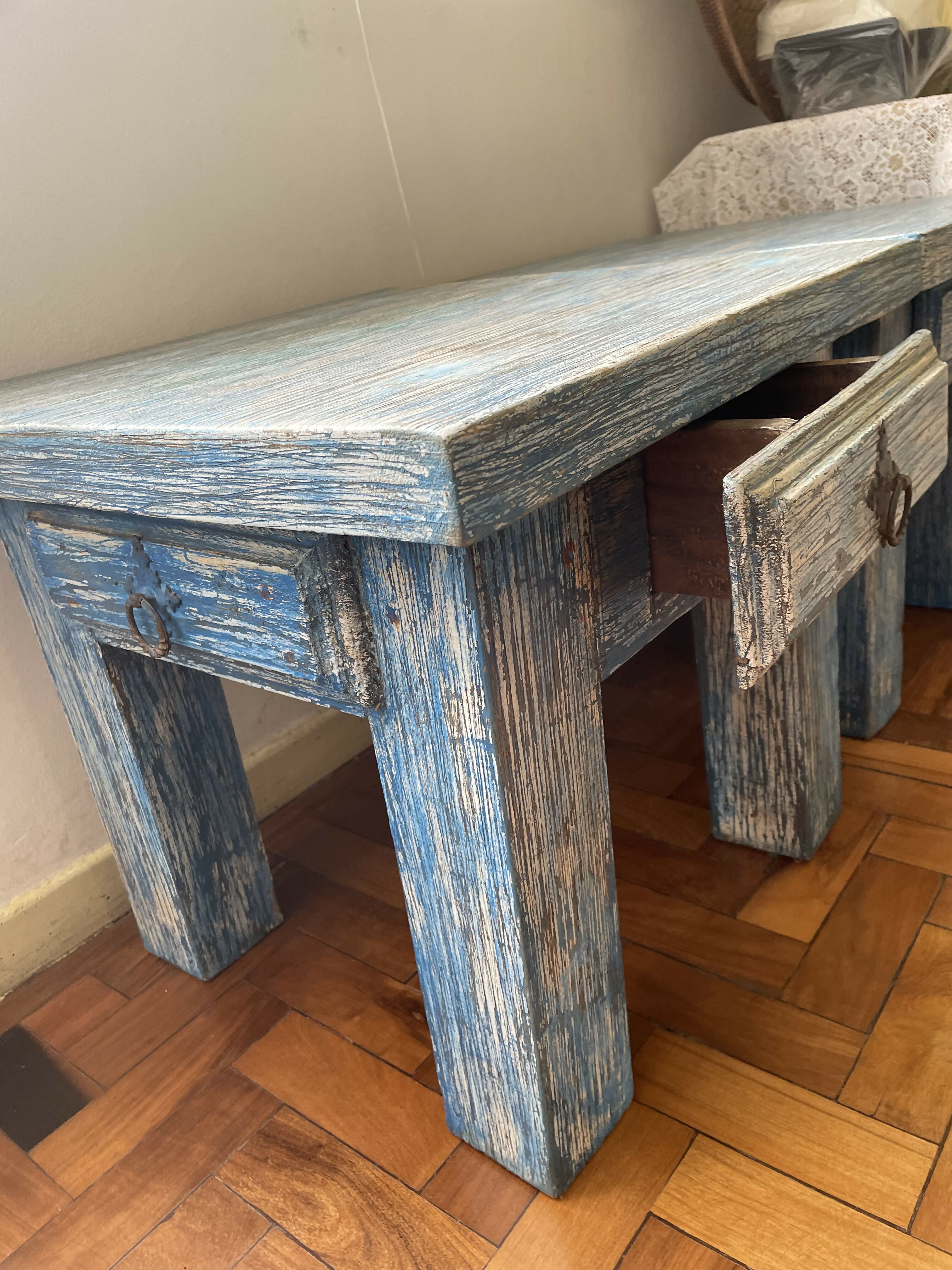 Par de Mesas de cabeceira em pátina azul e branco