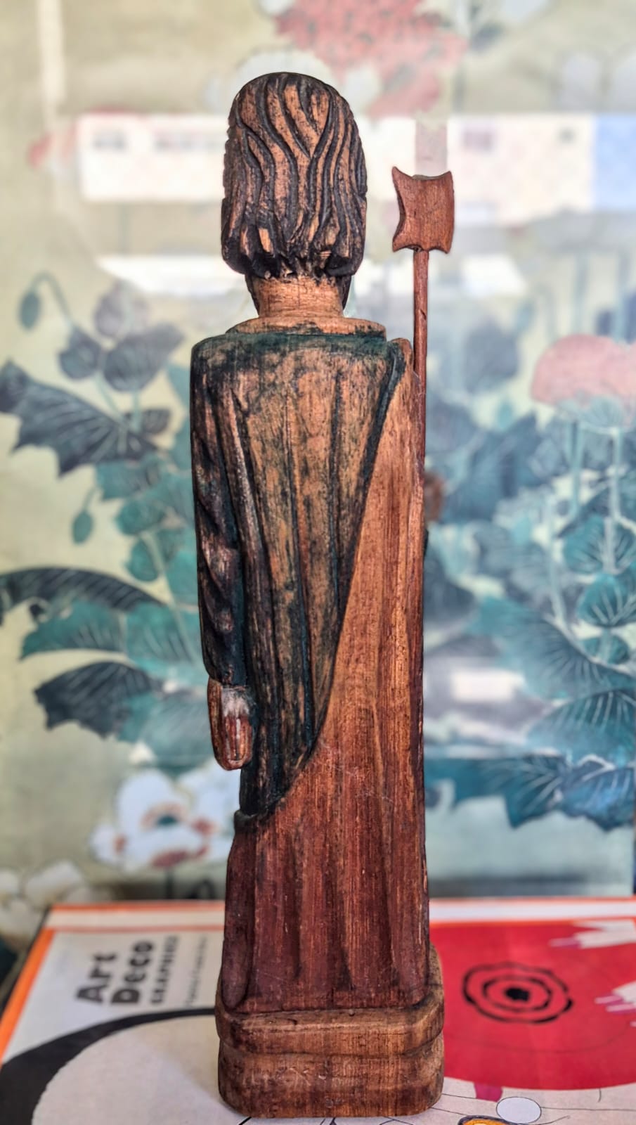  Imagem sacra em madeira policromada de São Judas Tadeu, assinada pelo artesão catarinense Paulino Schmidt.   Maravilhosa,  intacta e completa.  