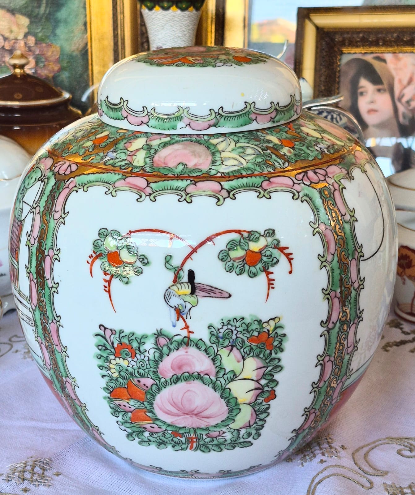 Potiche em porcelana vintage chinesa Família Rosa,  padrão Rose Medallion, lindo. E em perfeitas condições.
