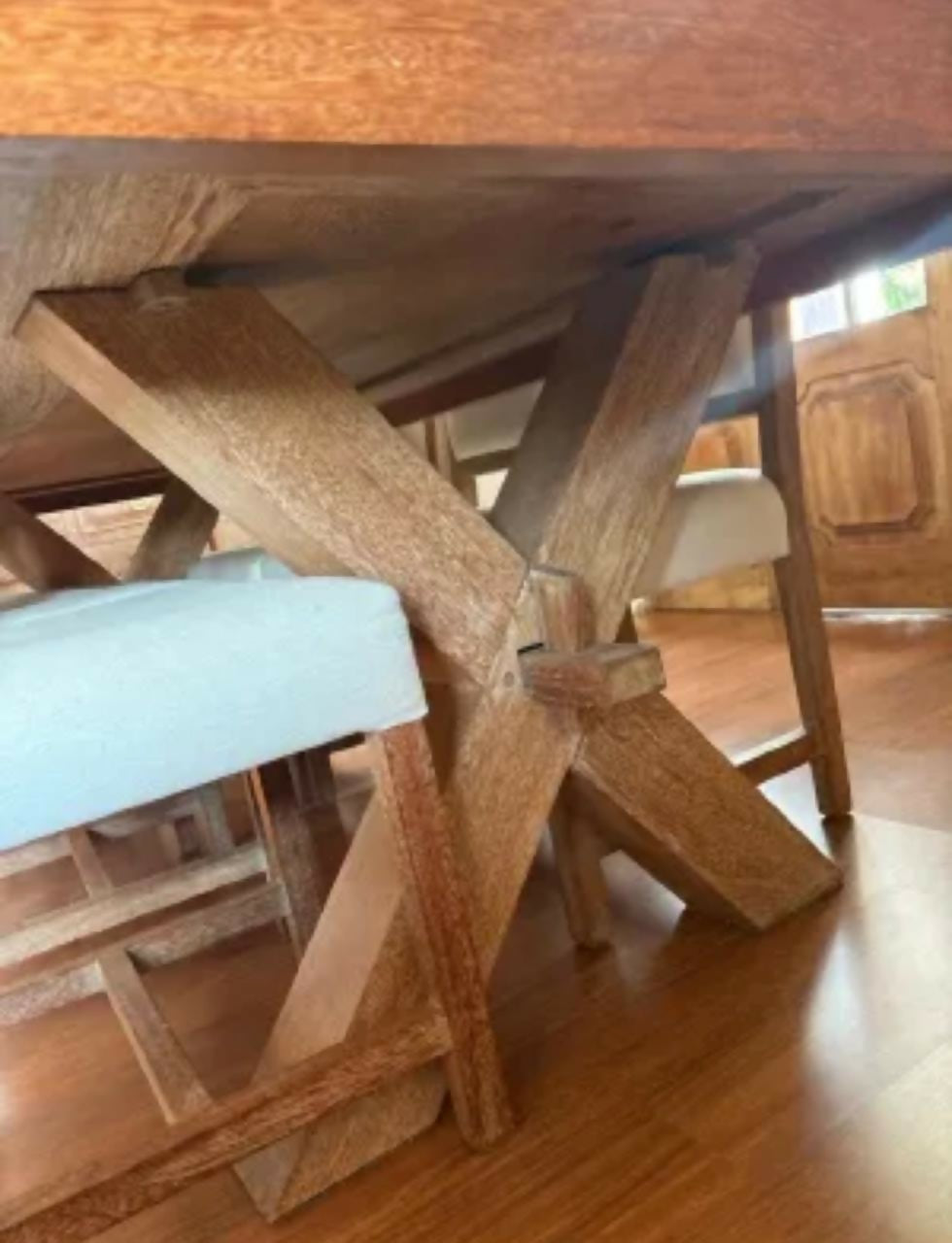 Mesa de Jantar Retangular com pés em X — Madeira Maciça Peroba (10 lugares)
