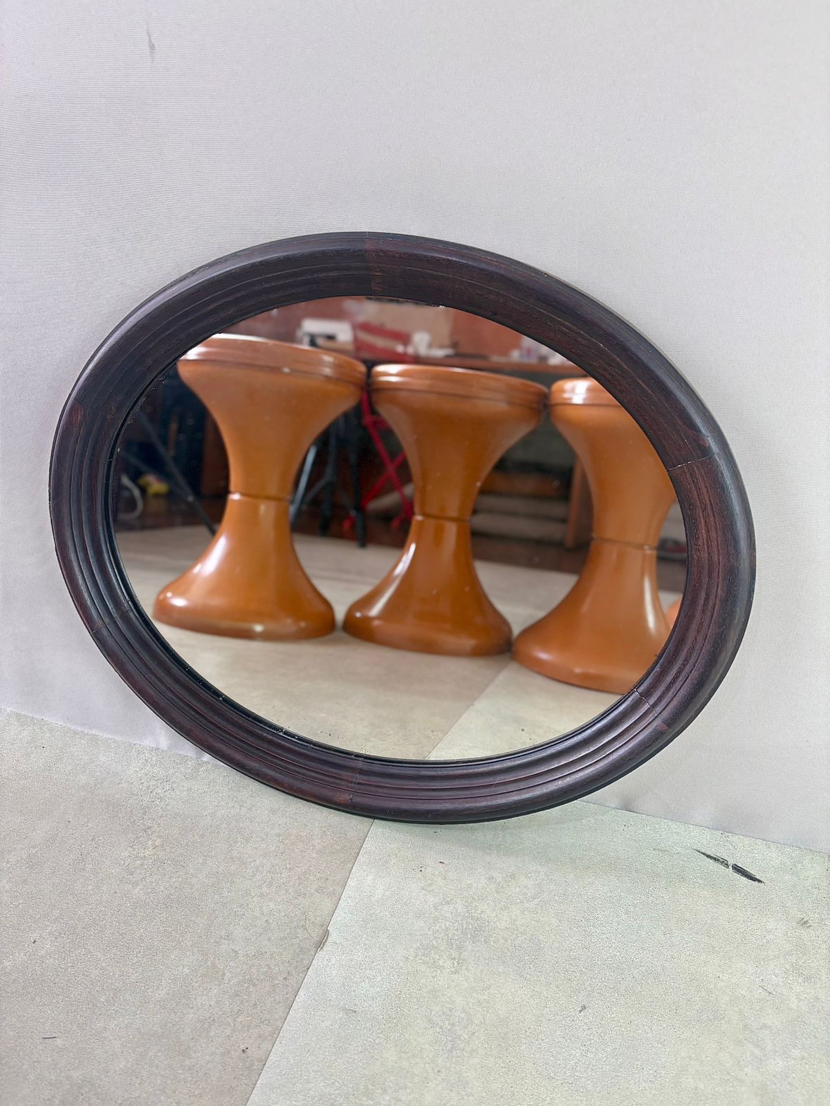 Espelho semi-oval em Jacarandá 60’s