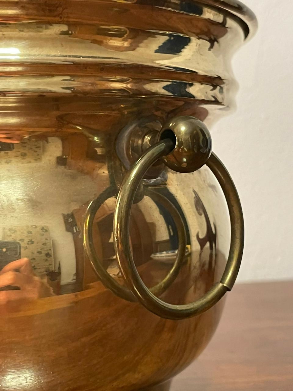 Cachepot em metal dourado