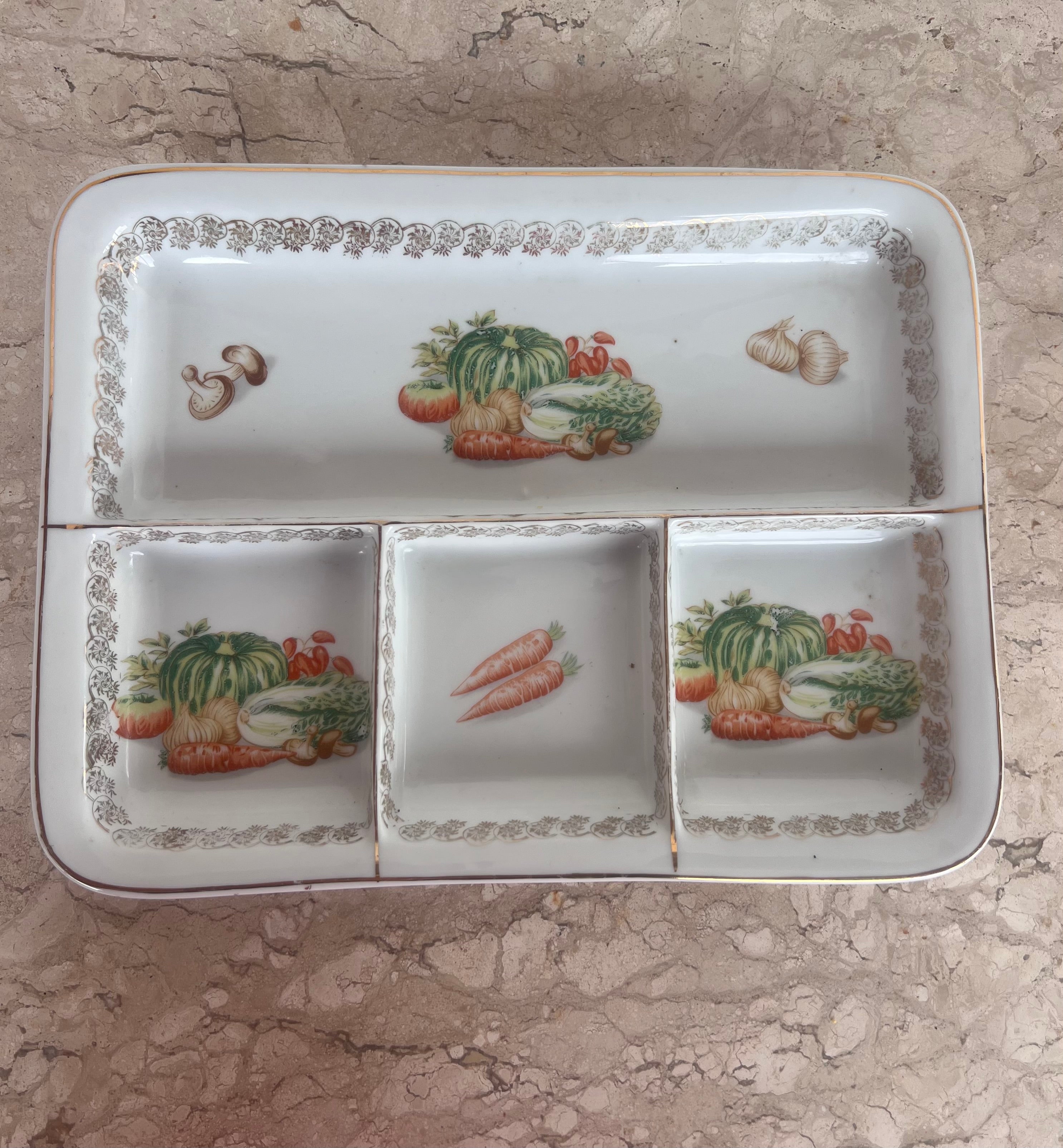 Porcelana Steatita 1960/1975 Travessa rasa com divisórias/ petisqueira