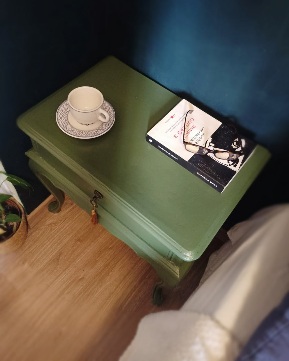 Mesa de cabeceira Chipandelle verde - restaurada 