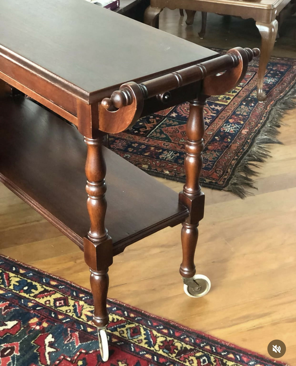 Carrinho de chá com abas laterais dobráveis