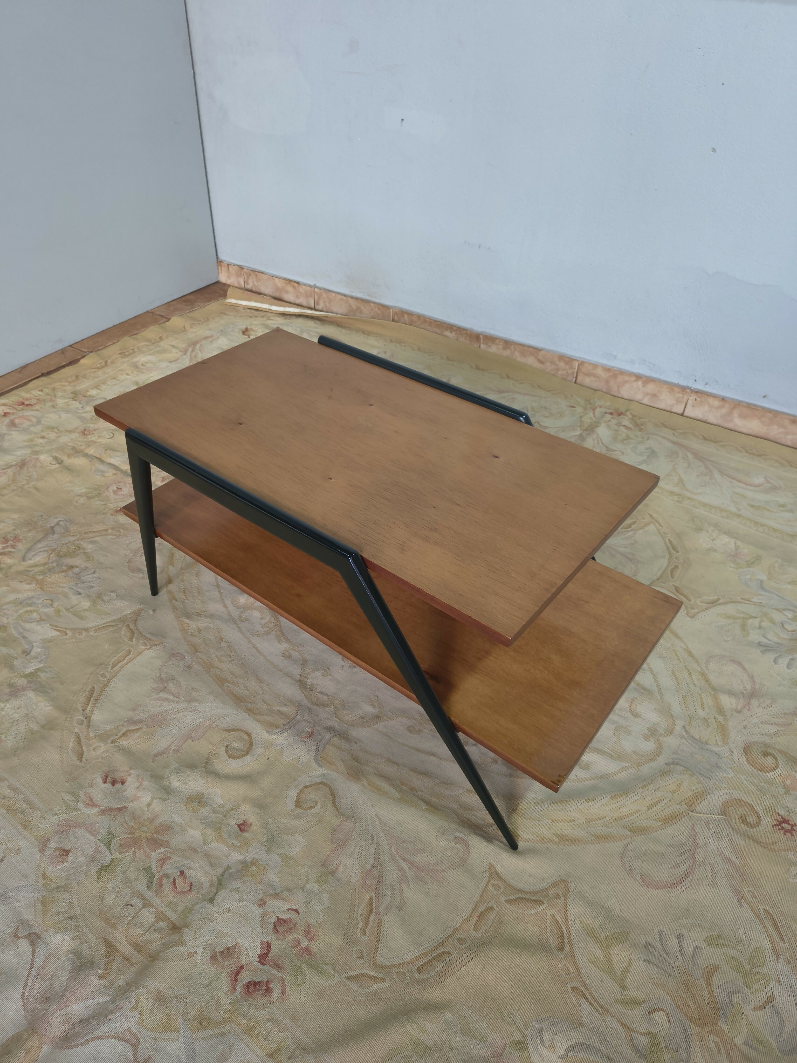 Mesinha design anos 60