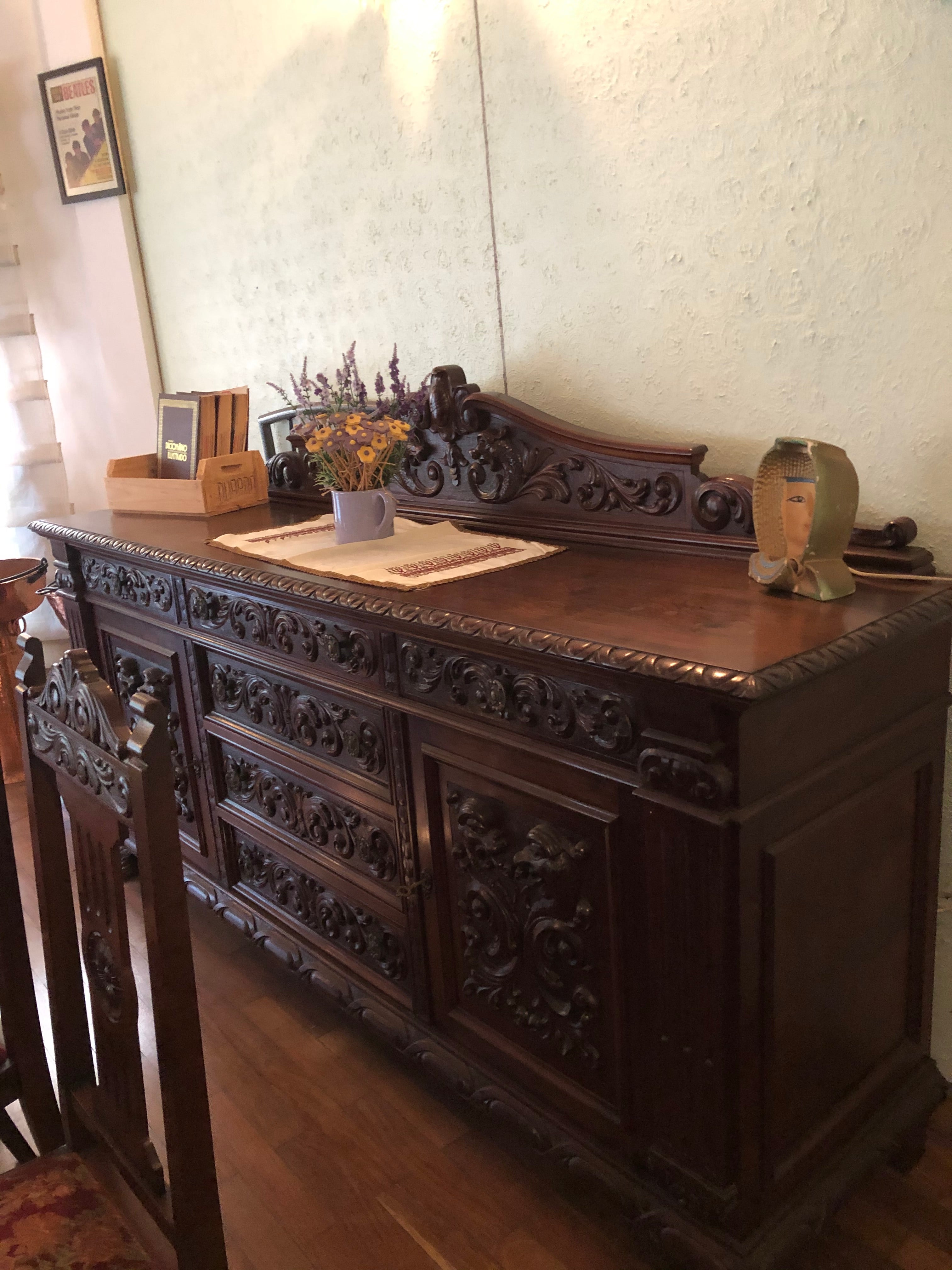 Conjunto de Mesa de Jantar com 10 cadeiras &amp; Buffet em madeira maciça 