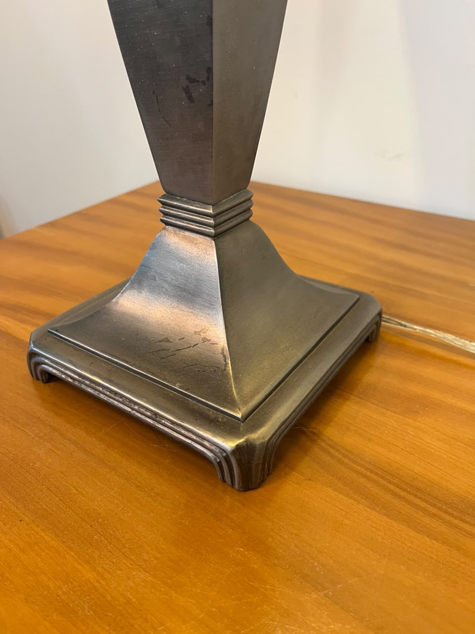 Abajur Vintage em Metal com Cúpula quadrada 