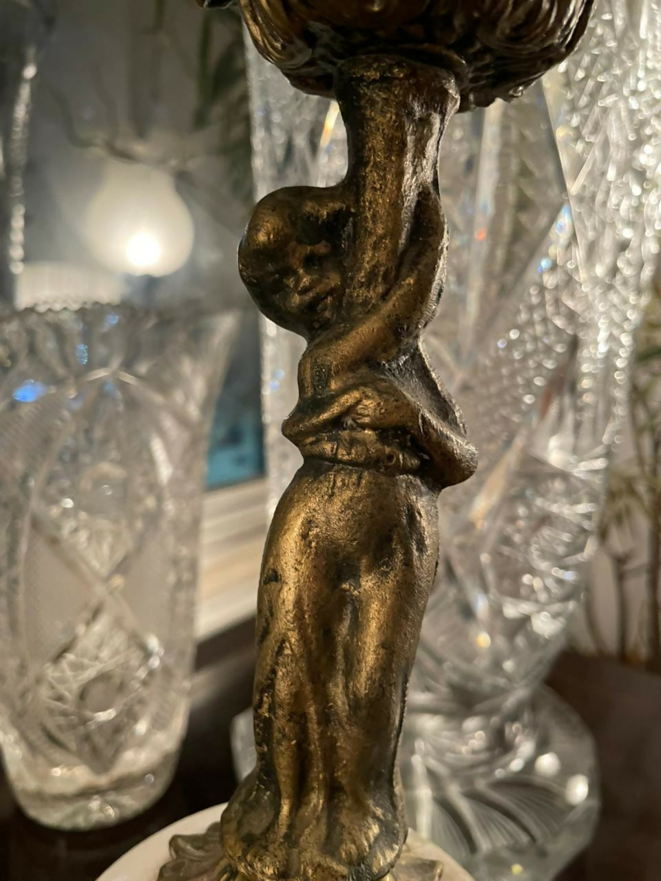 Abajur Querubim em Bronze e Faiança