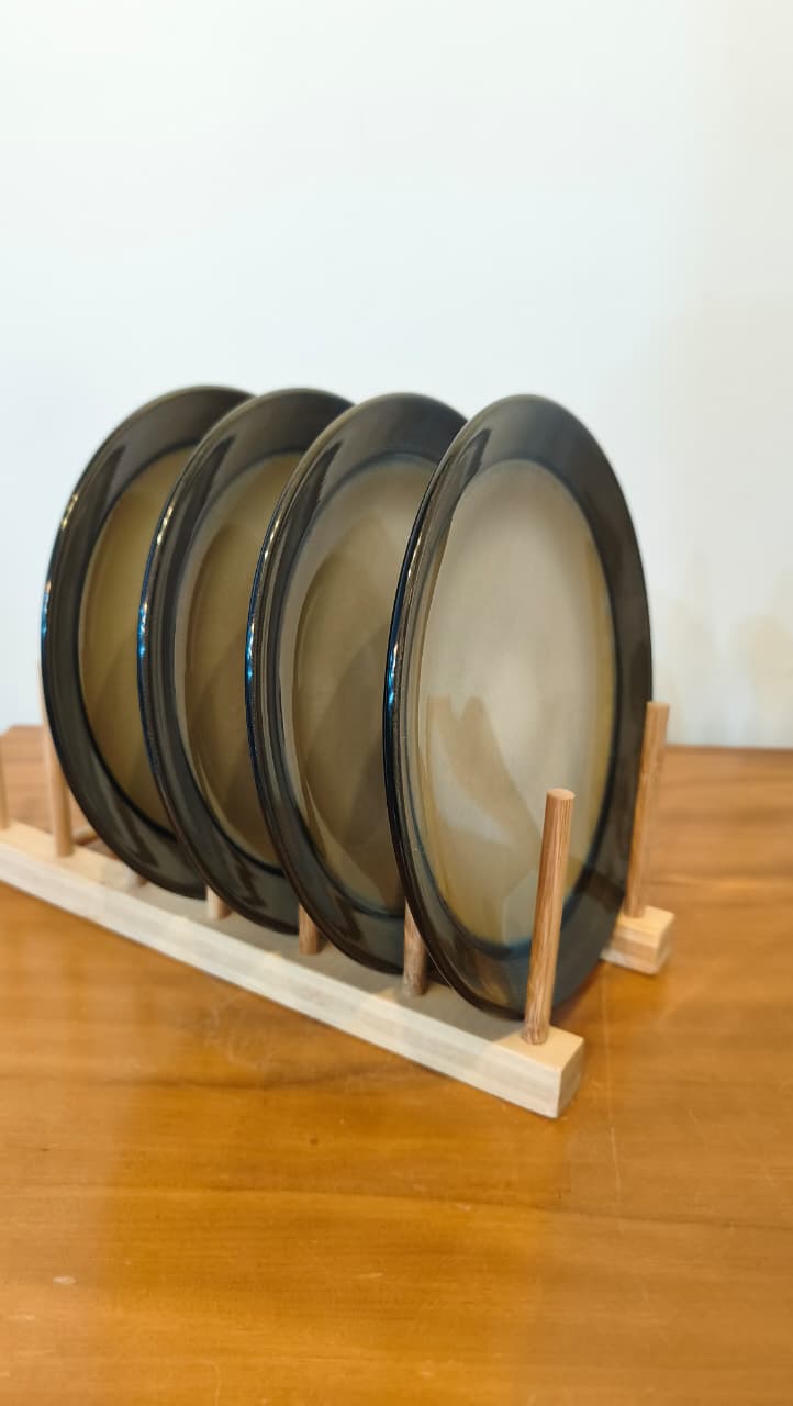 Conjunto de 4 Pratos em Cerâmica Esmaltada – Tons Terrosos