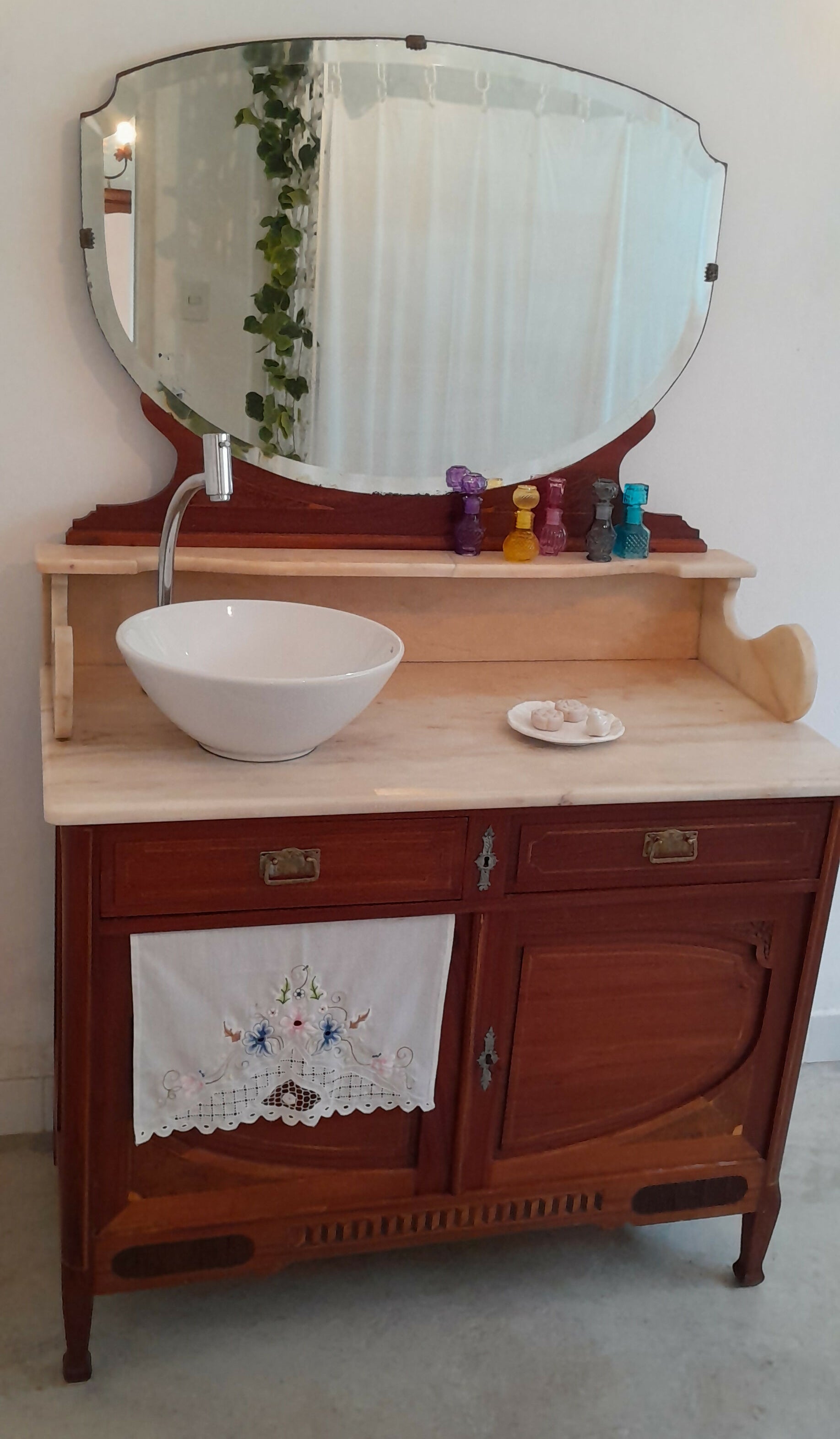 Lavatório centenário restaurado em Marchetaria