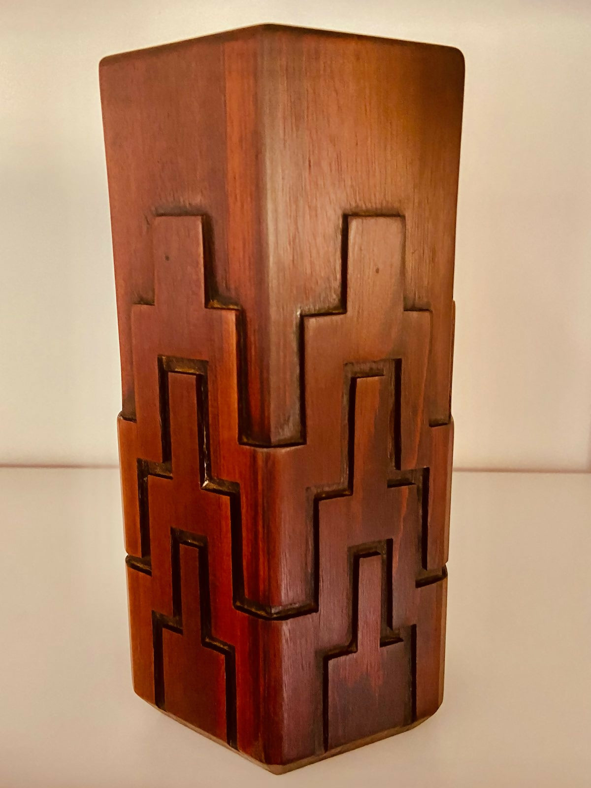 Vaso sextavado em jacarandá (anos 60/70) (DMPS_059)