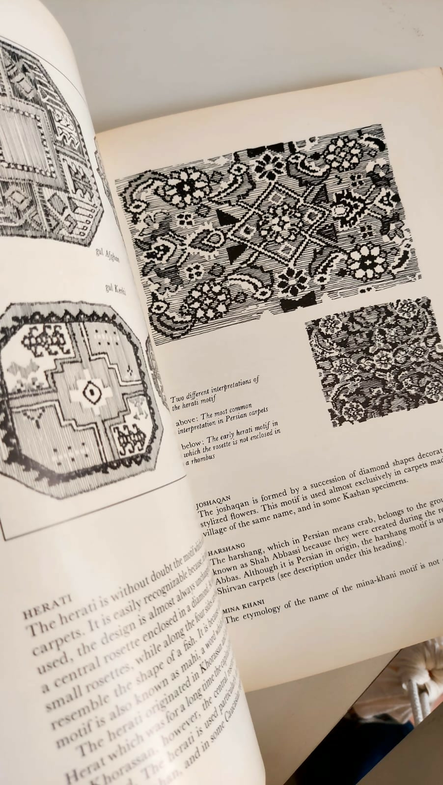 Livro "Oriental Rugs and Carpets" de Fabio Formenton - Edição de 1974