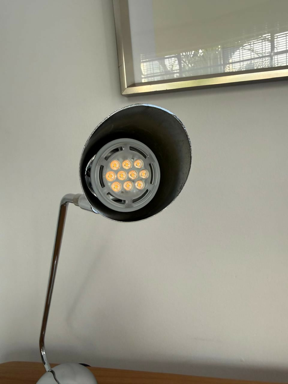 Luminária cromada articulável anos 70