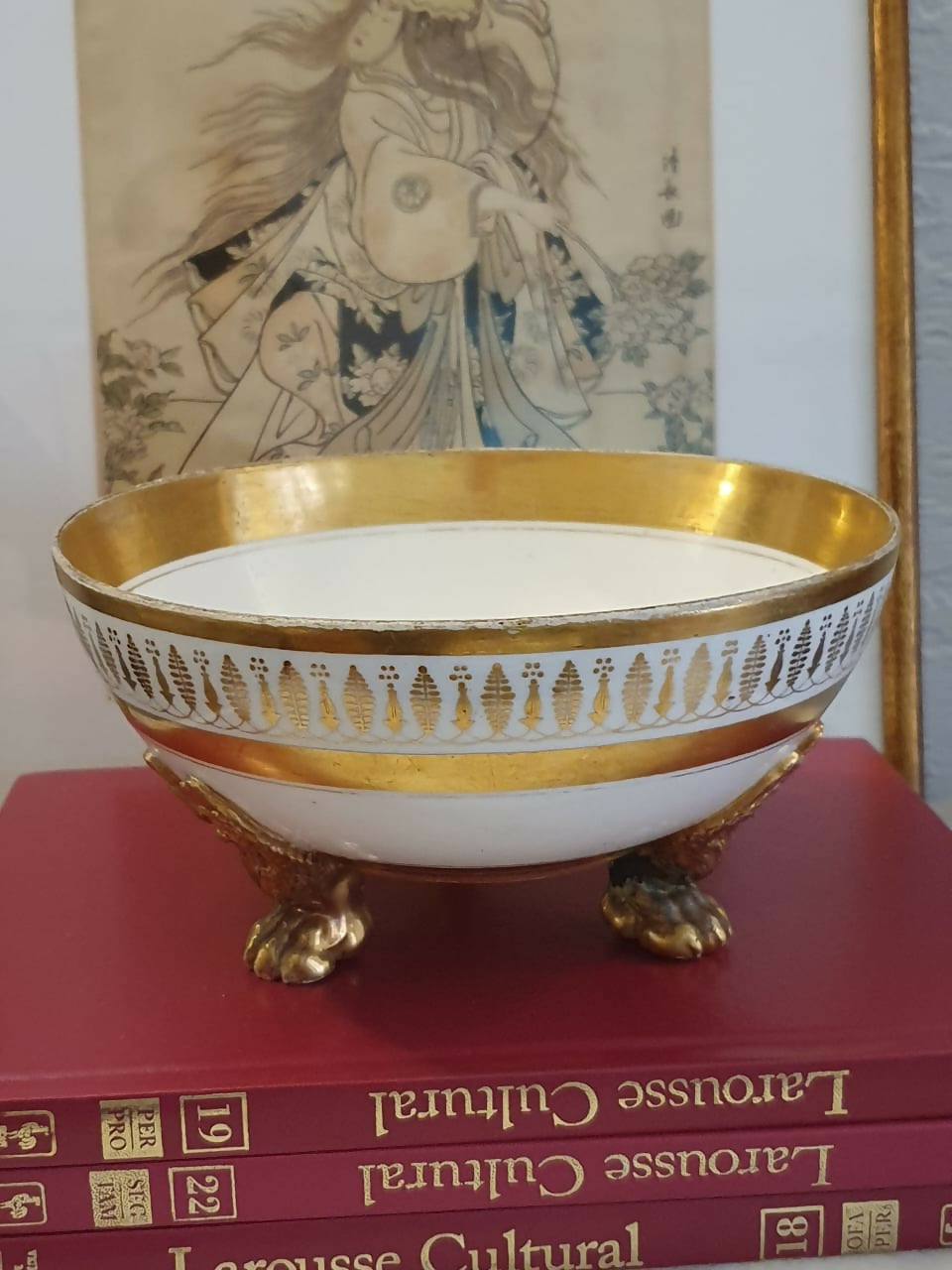 Jardiniére ou centro de mesa com pés em forma de garra de águia, em porcelana do séc XIX Estilo Império (Napoleão III)