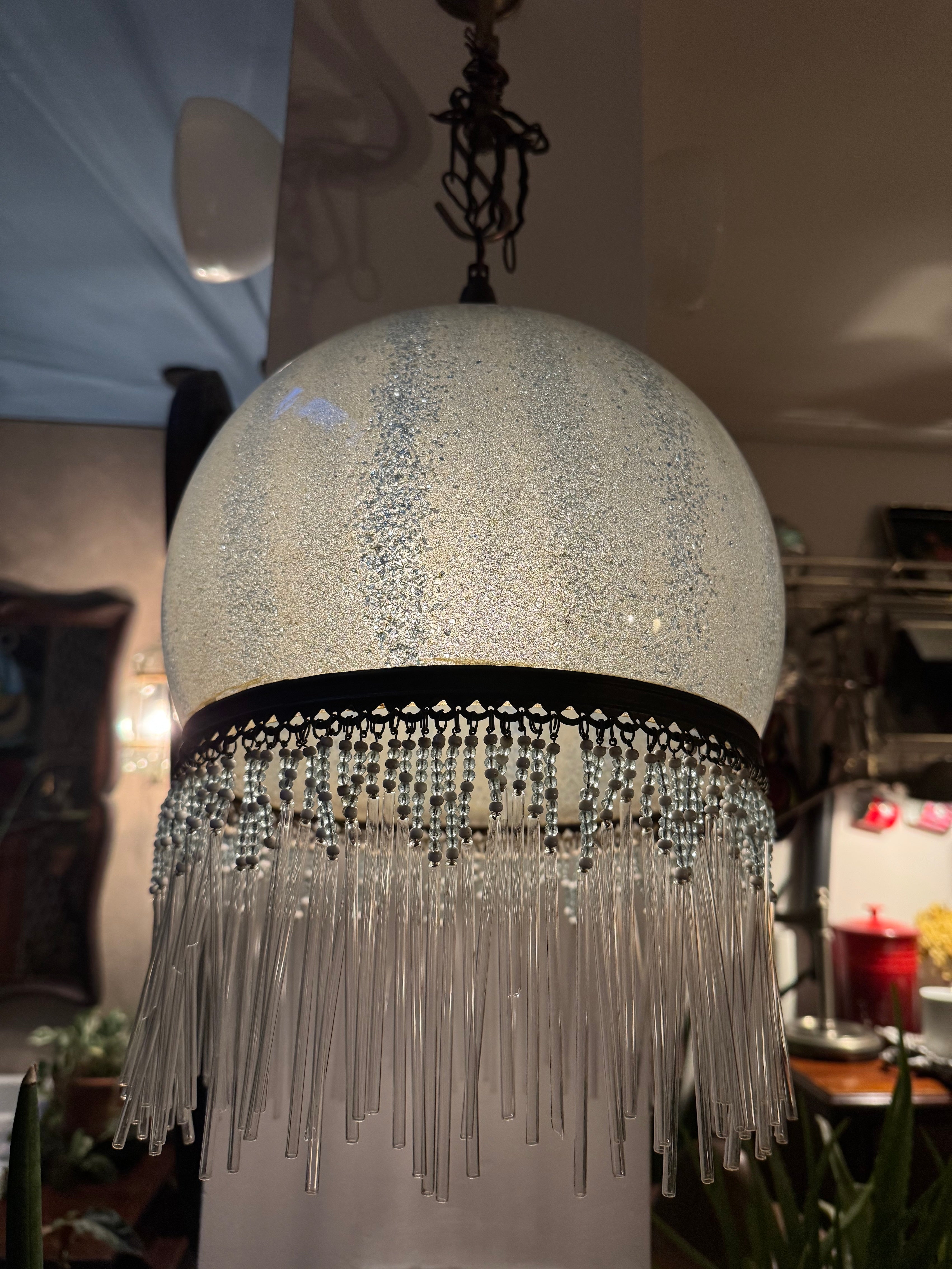 Raro lustre Bola com franja de canutilhos e vidro - luminária pendente