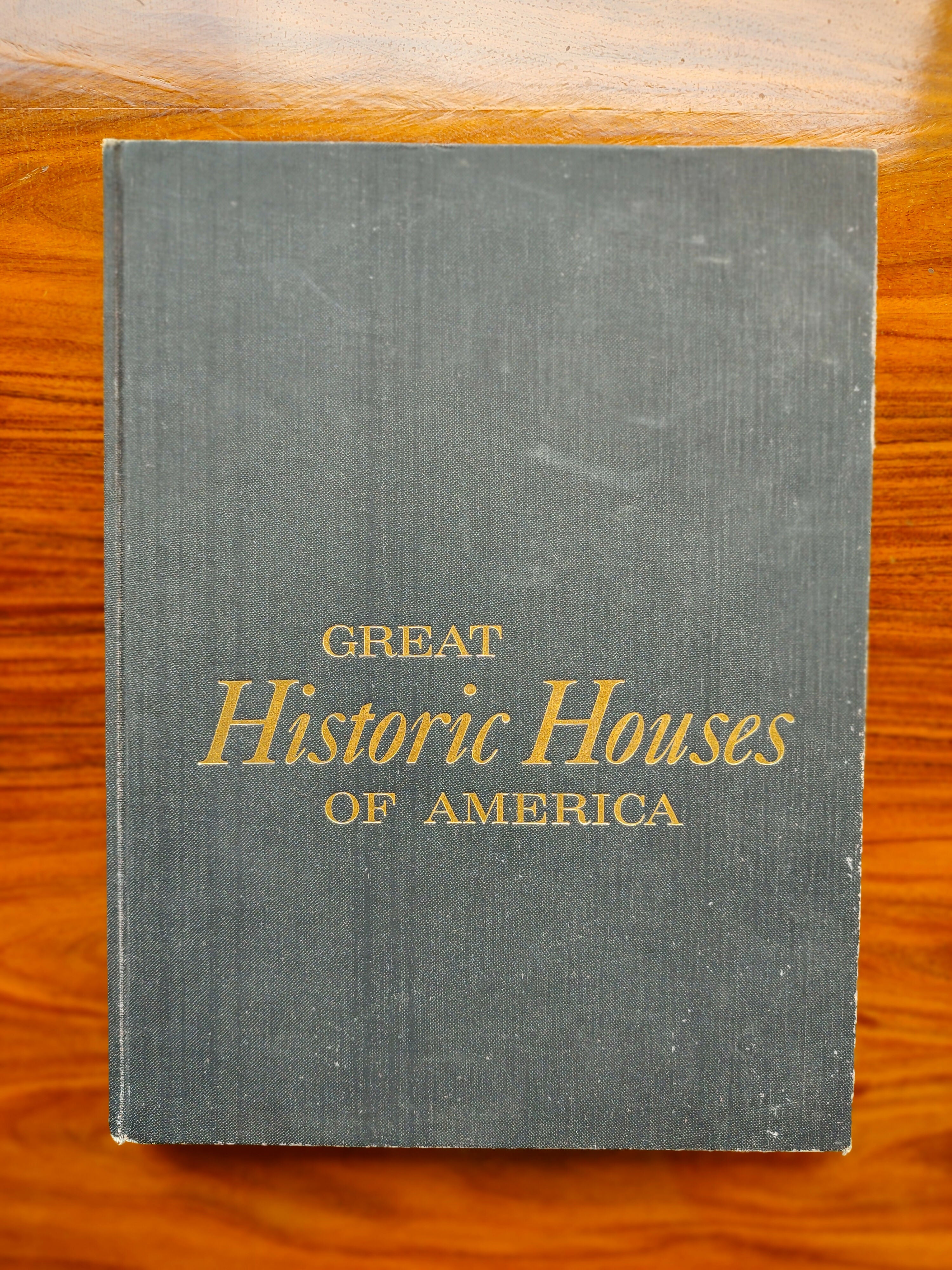 Livro Importado de Decoração &quot;Great Historic Houses of America&quot; de 1970