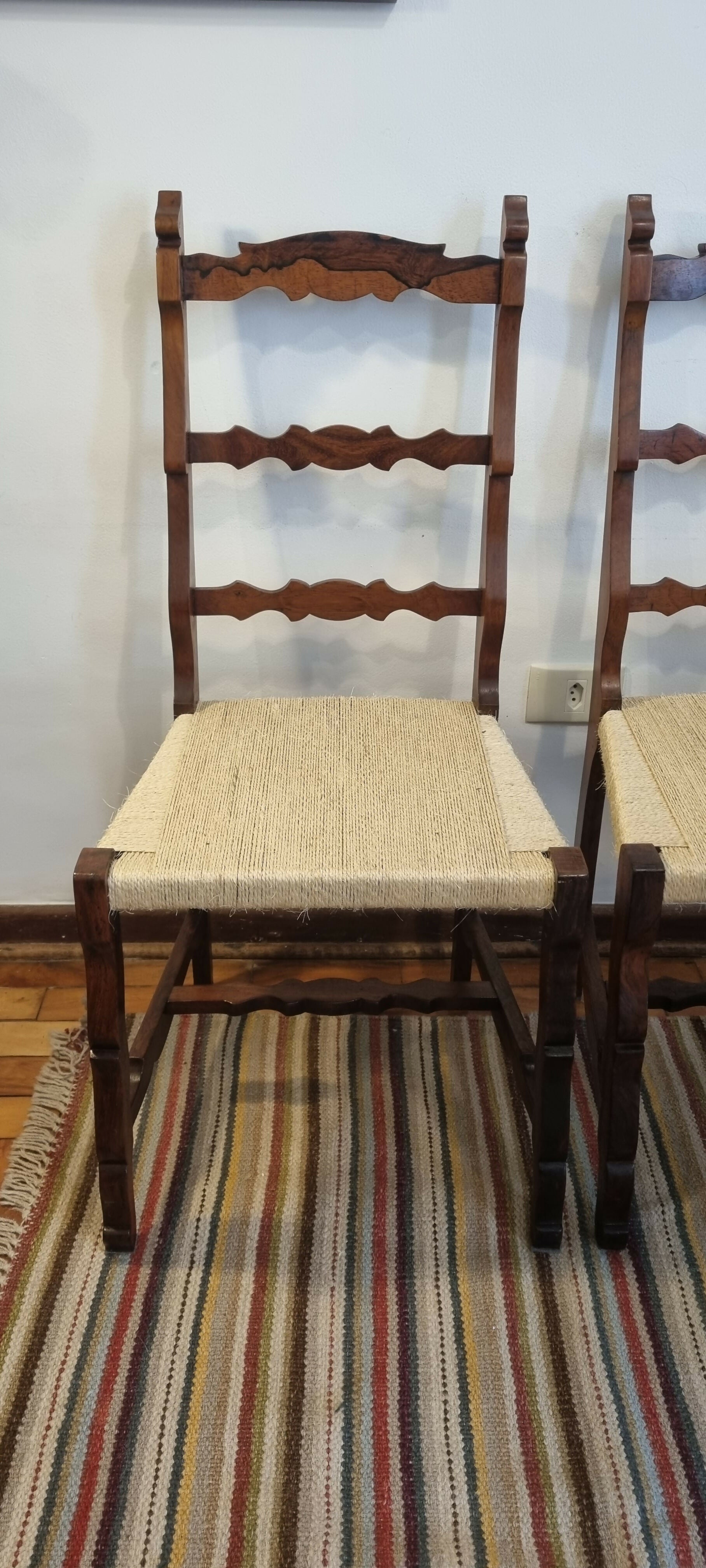 Jogo mesa de jantar e cadeiras