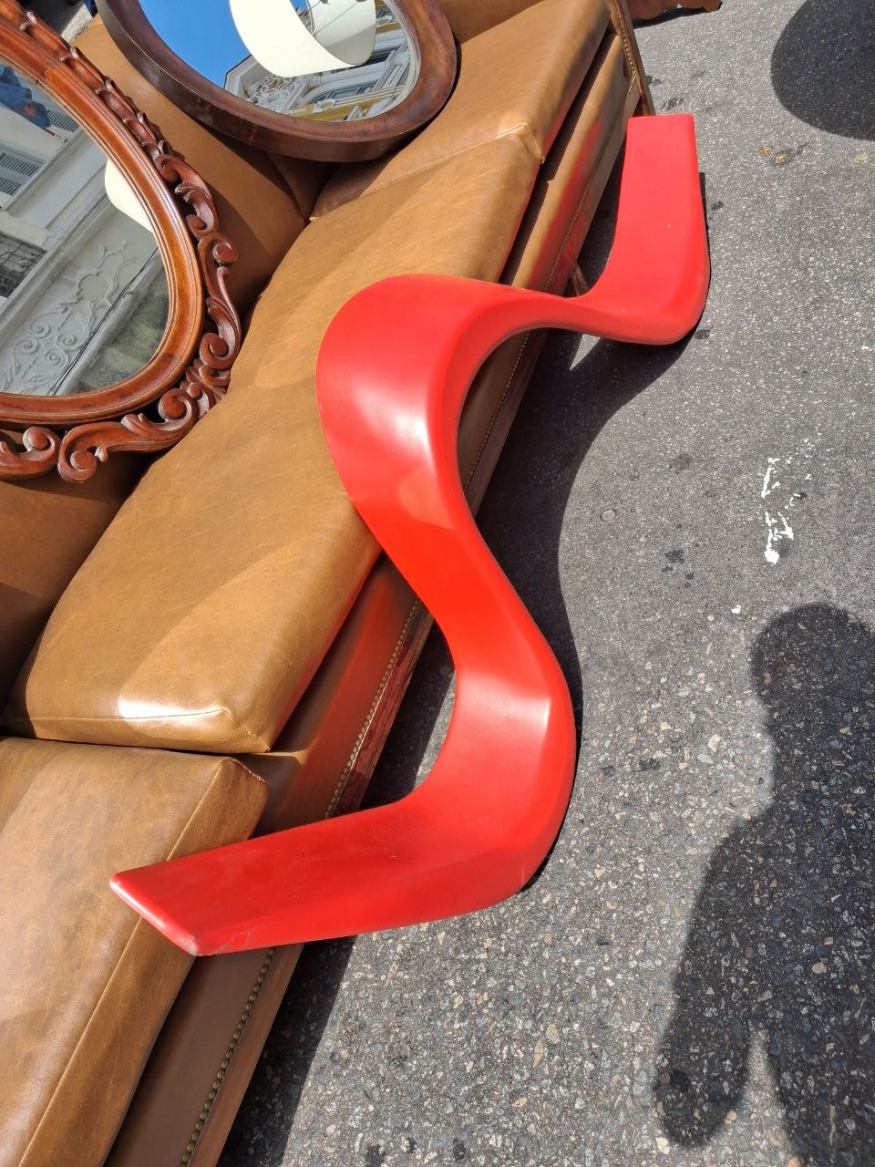  ESCULTURA EM MADEIRA | DESIGN CONTEMPORÂNEO com acabamento em vermelho 