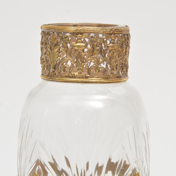WMF - VASO JUGENDSTIL EM CRISTAL LAPIDADO COM BASE E BOCAL DOURADOS EM METAL