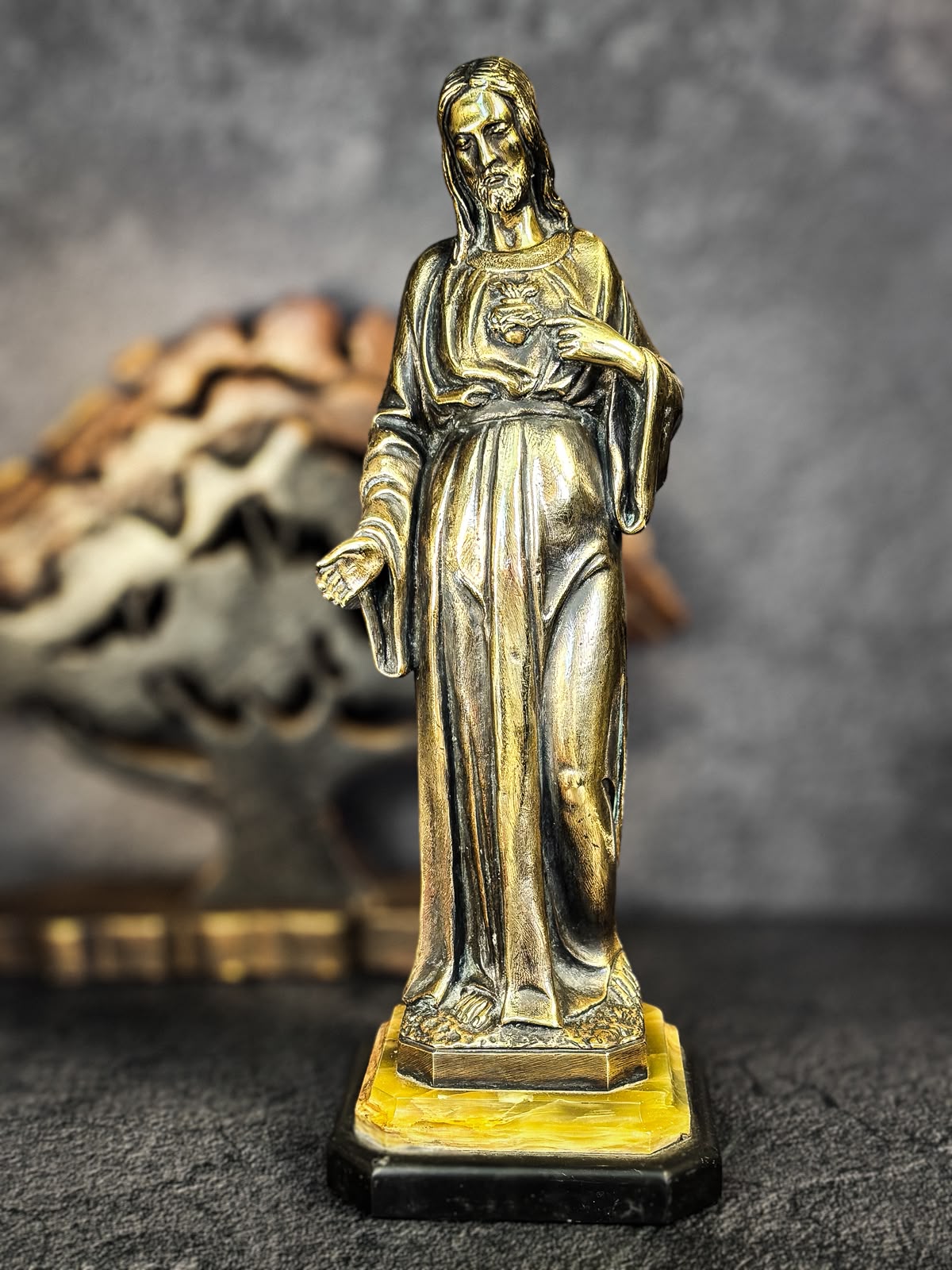 Sagrado Coração de Jesus em Bronze e Pedras Italianas, segunda metade do século XX