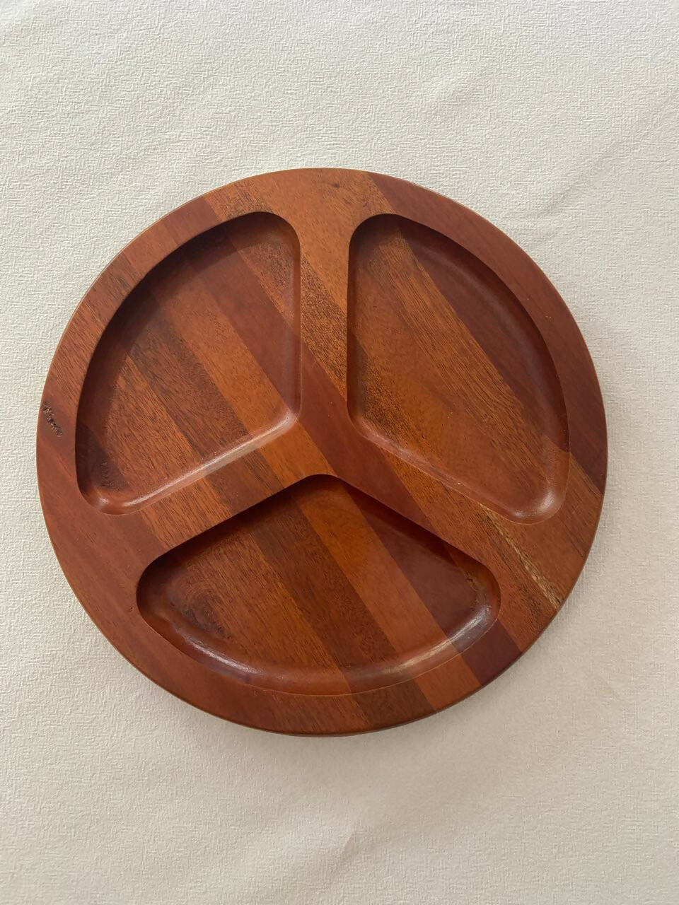 Petisqueira redonda em madeira (DMPS_046)