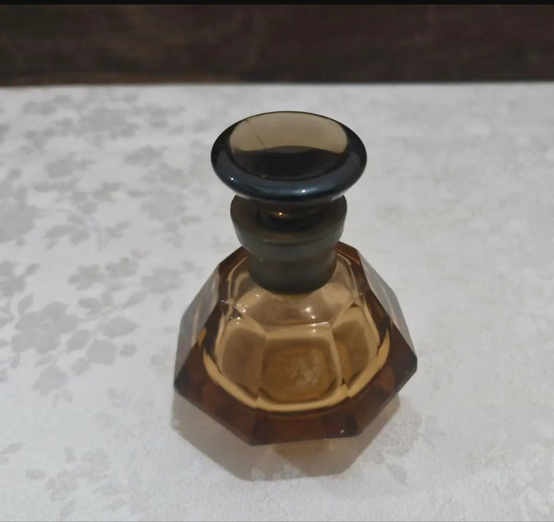 Coleção Rara de Frascos de Perfumes Franceses