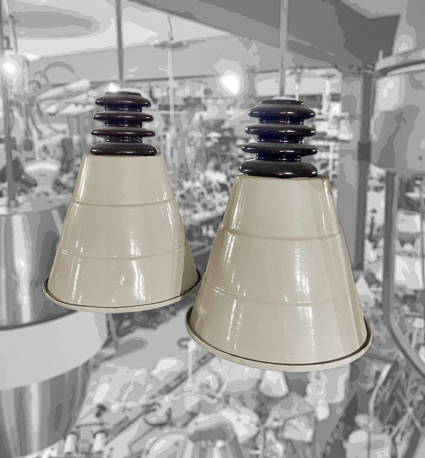 Luminárias pendentes - estilo industrial em bege e preto 