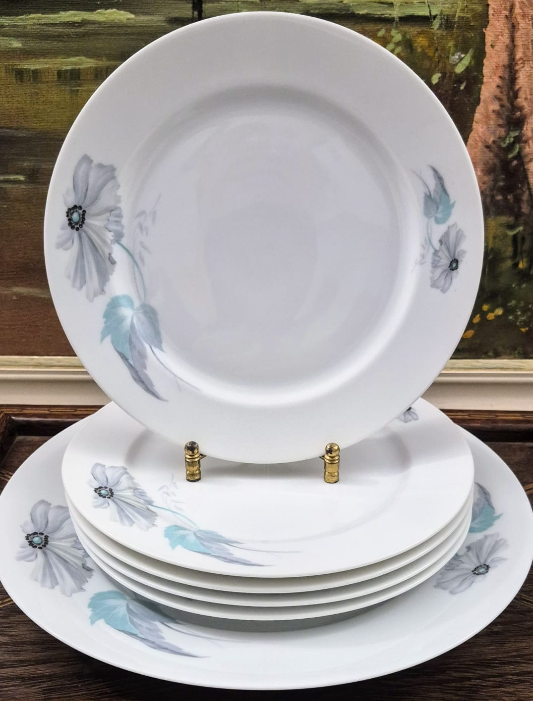 Conjunto, lindíssimo e impecável,  em porcelana alemã centenária Thomas Bavaria, anos 30, hoje: Rosenthal. 27 peças.