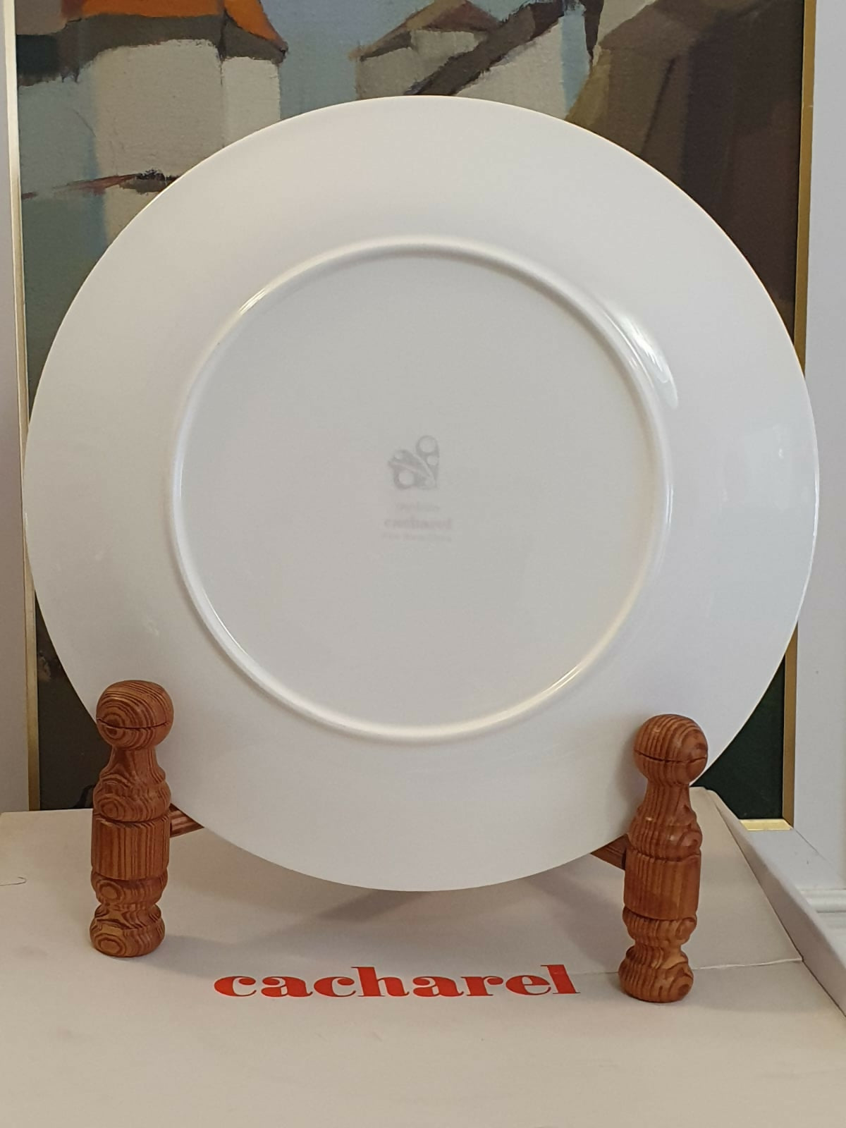 Maravilhoso prato de bolo em porcelana modelo Dantelle da Cacharel. Na caixa. Impecável!