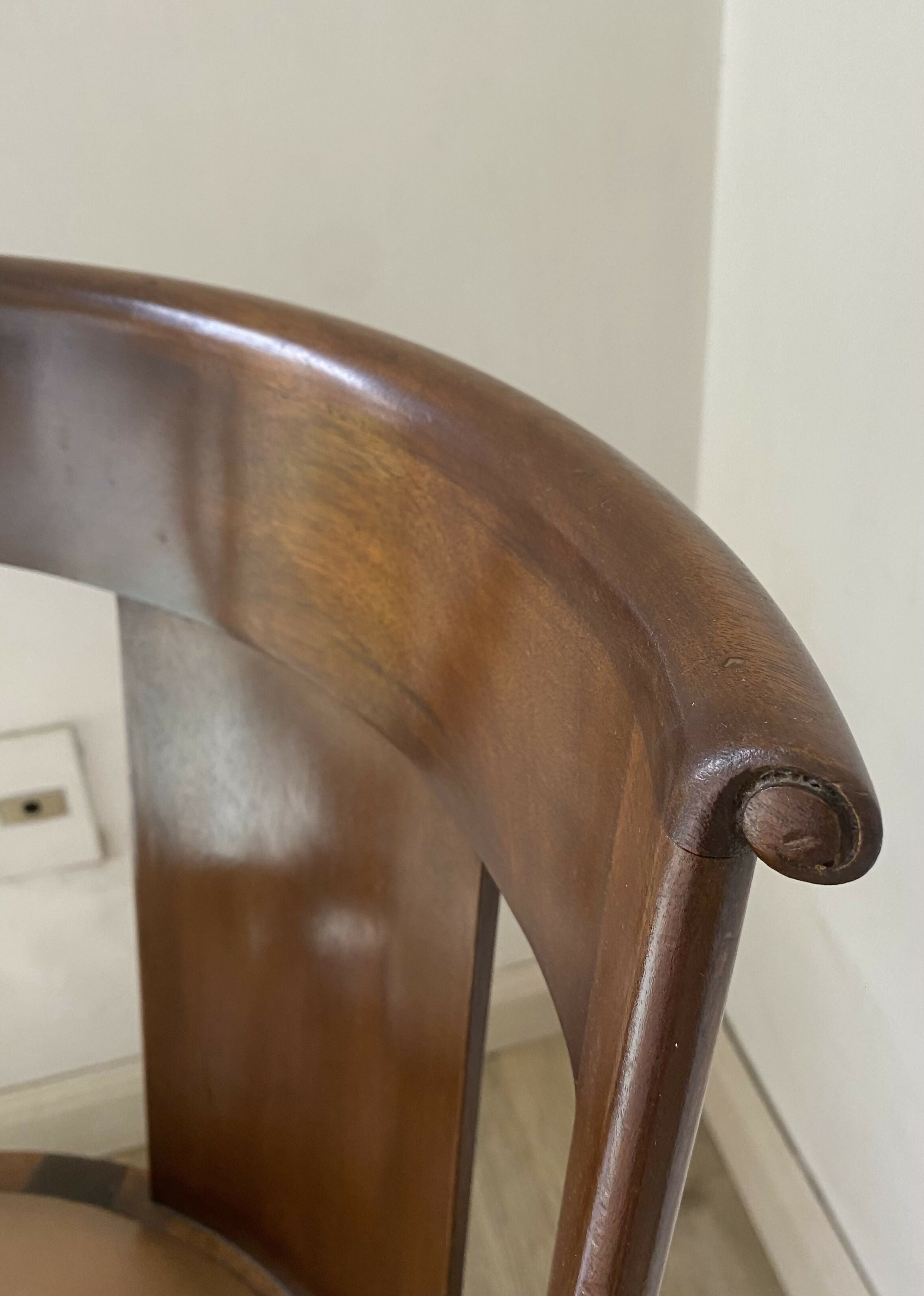 Raras e impecáveis cadeiras do LICEU de ARTES e OFÍCIO final década de 70. Seladas