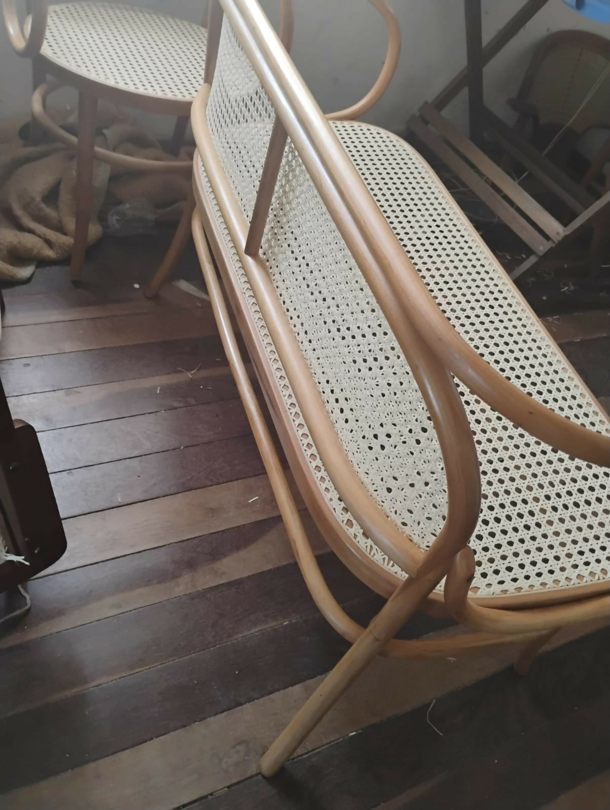 Recém Restaurado! Conjunto Thonet Modelo Panamá: Poltrona com Braços e Namoradeira