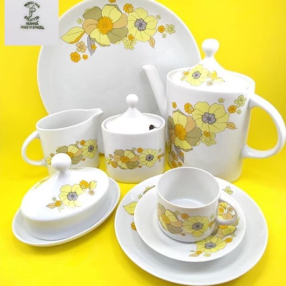 Porcelana Steatita década de 1960/1975 Jogo de chá com flores amarelas