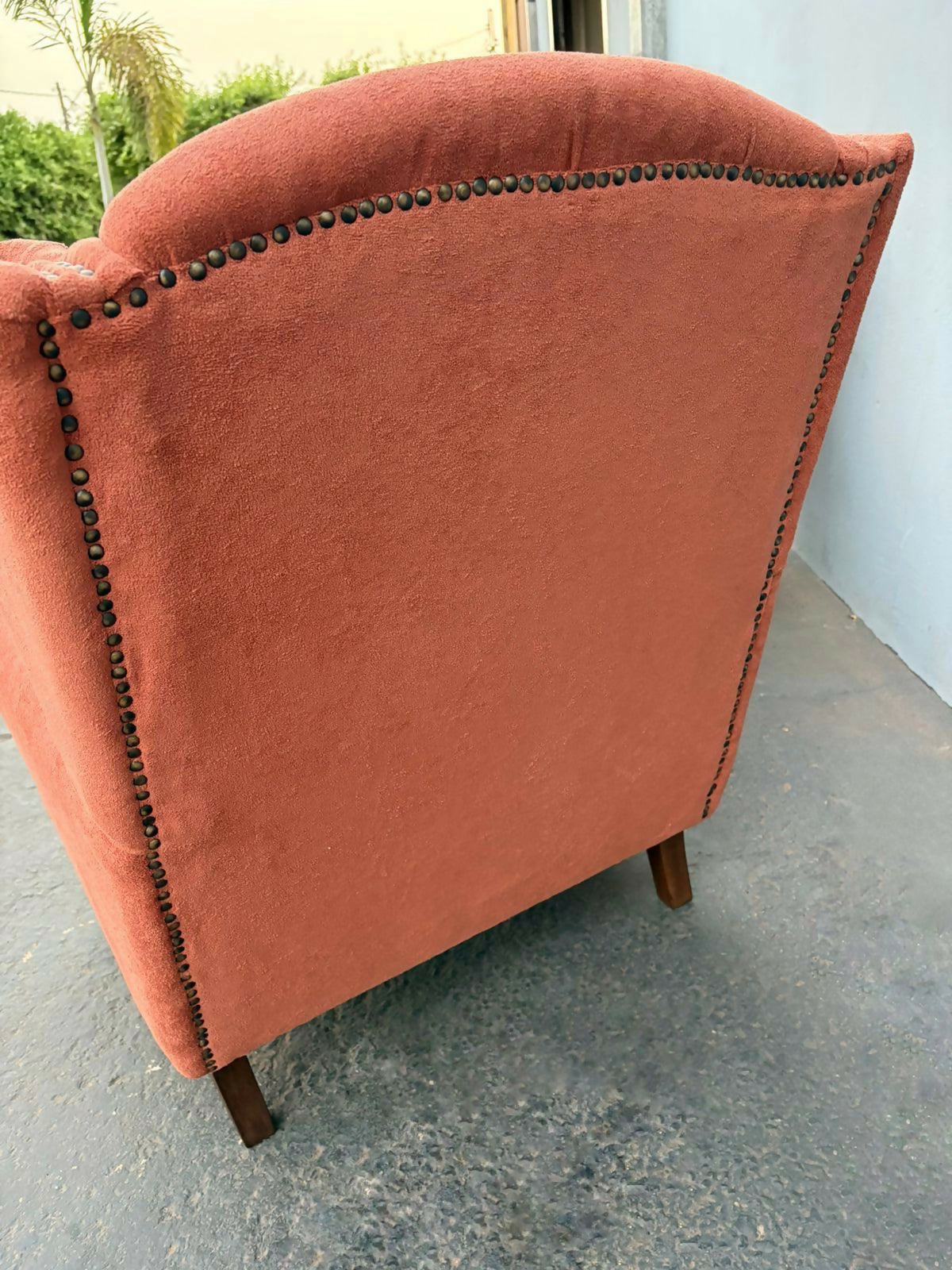 Par de Poltronas Berger – Elegância Clássica com Conforto Renovado