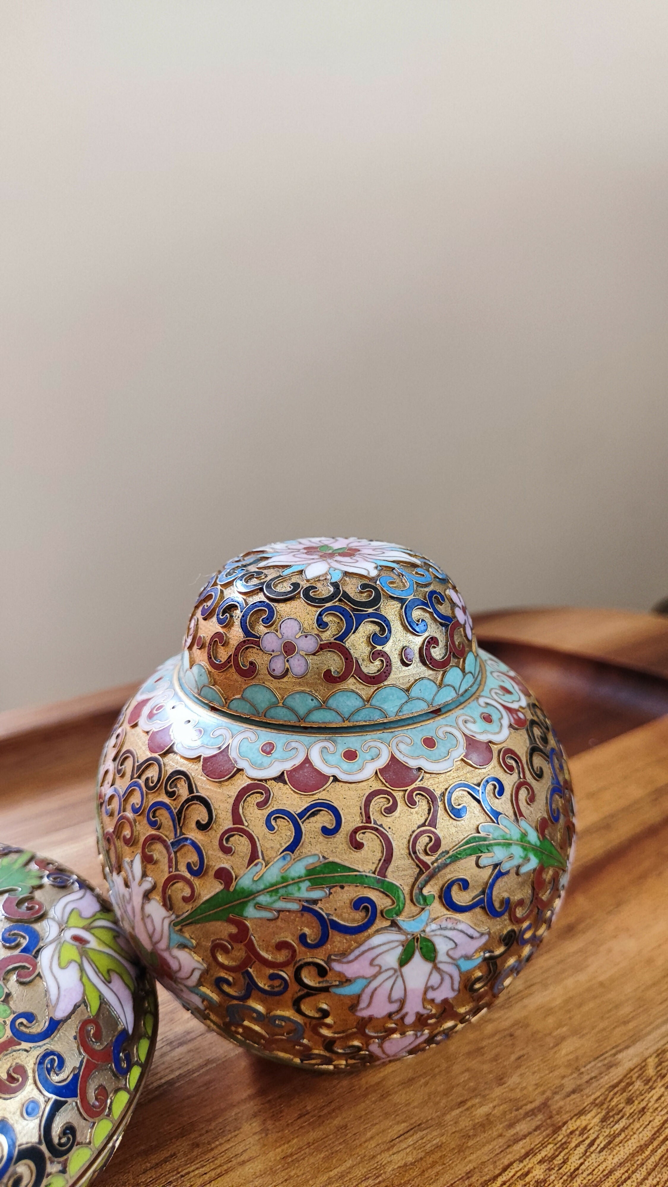 Par de Adornos em Cloisonné