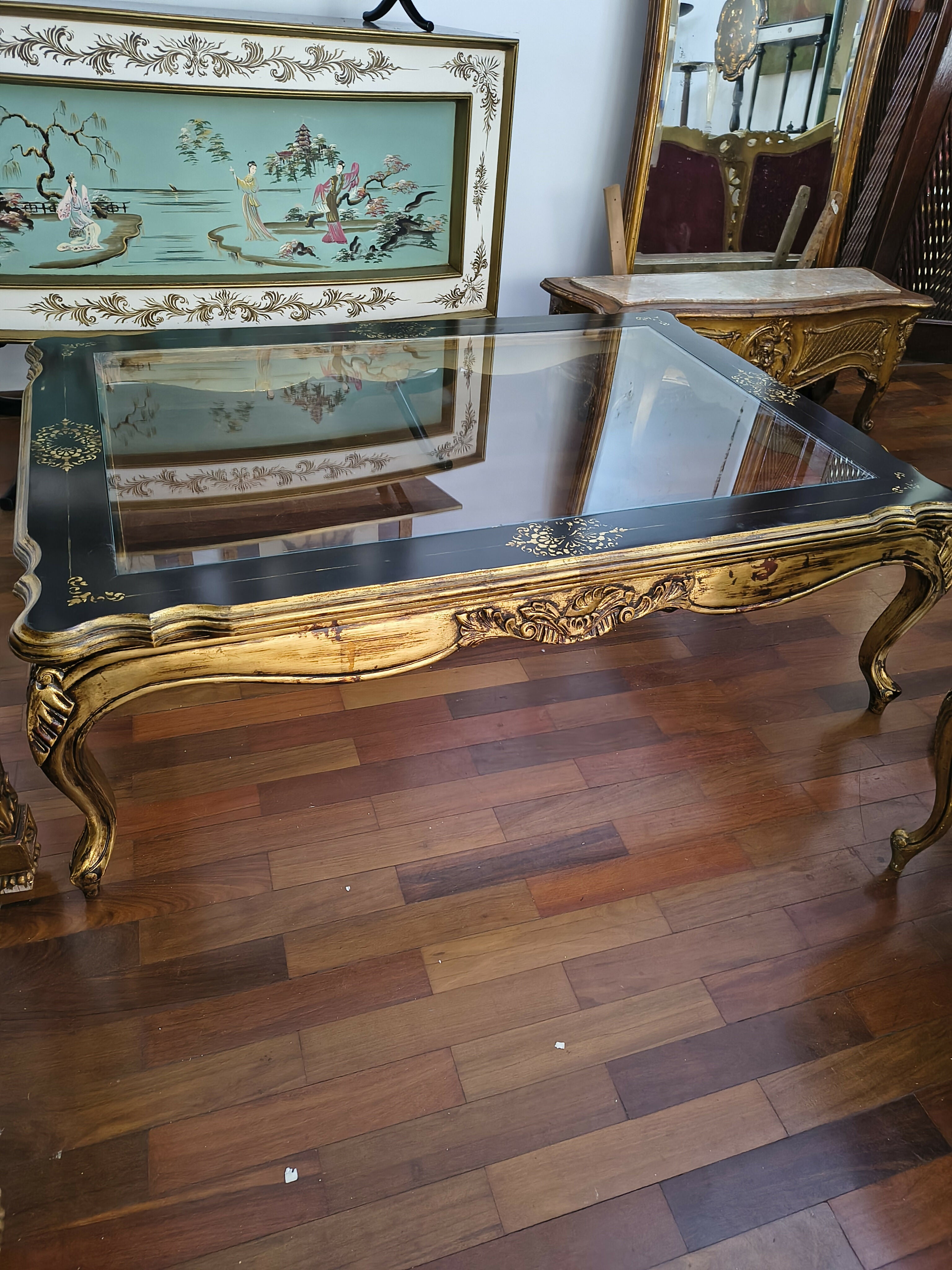 Mesa de Centro em madeira, folhas a ouro e vidro